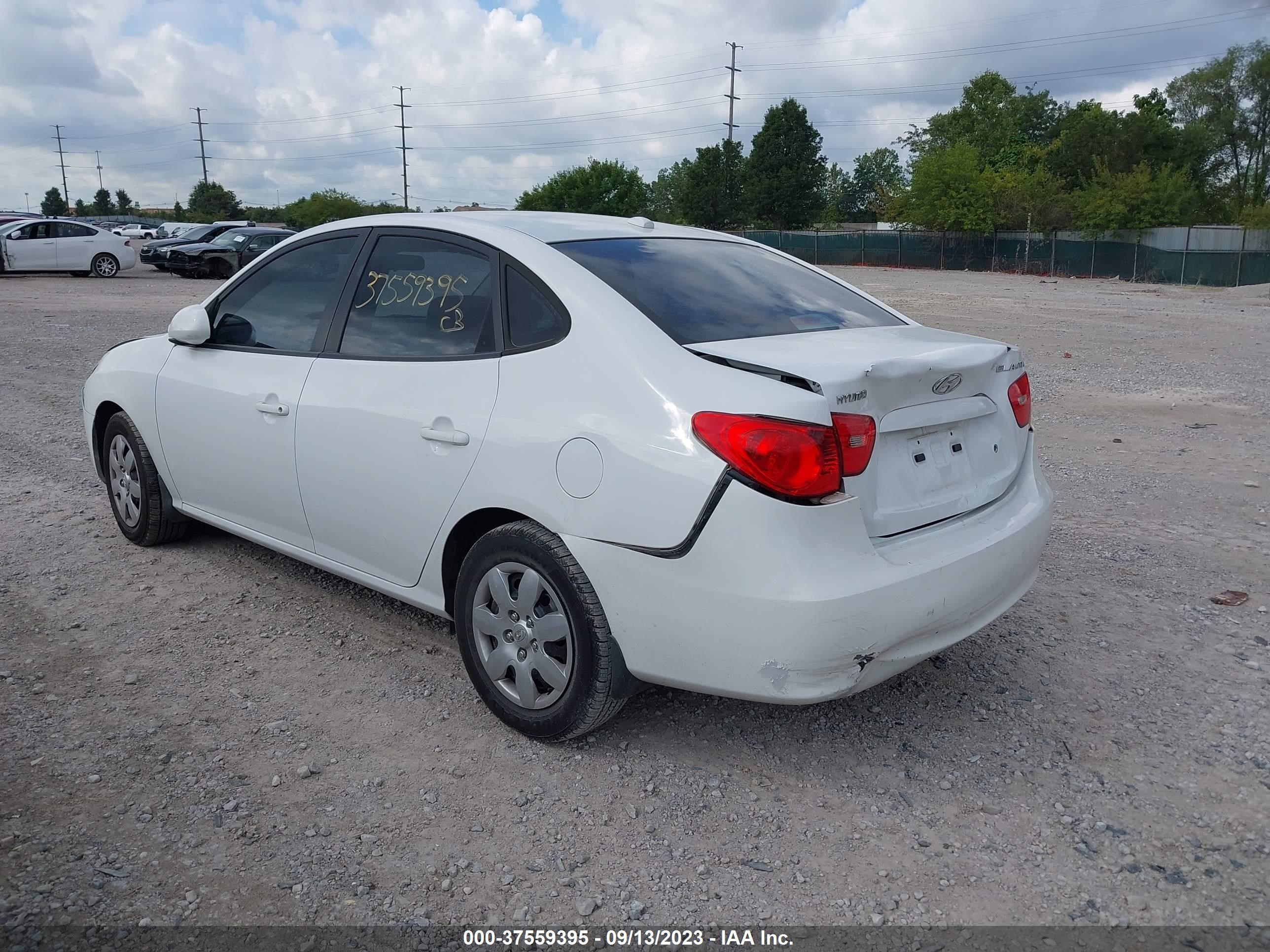 Photo 2 VIN: KMHDU46D18U391750 - HYUNDAI ELANTRA 