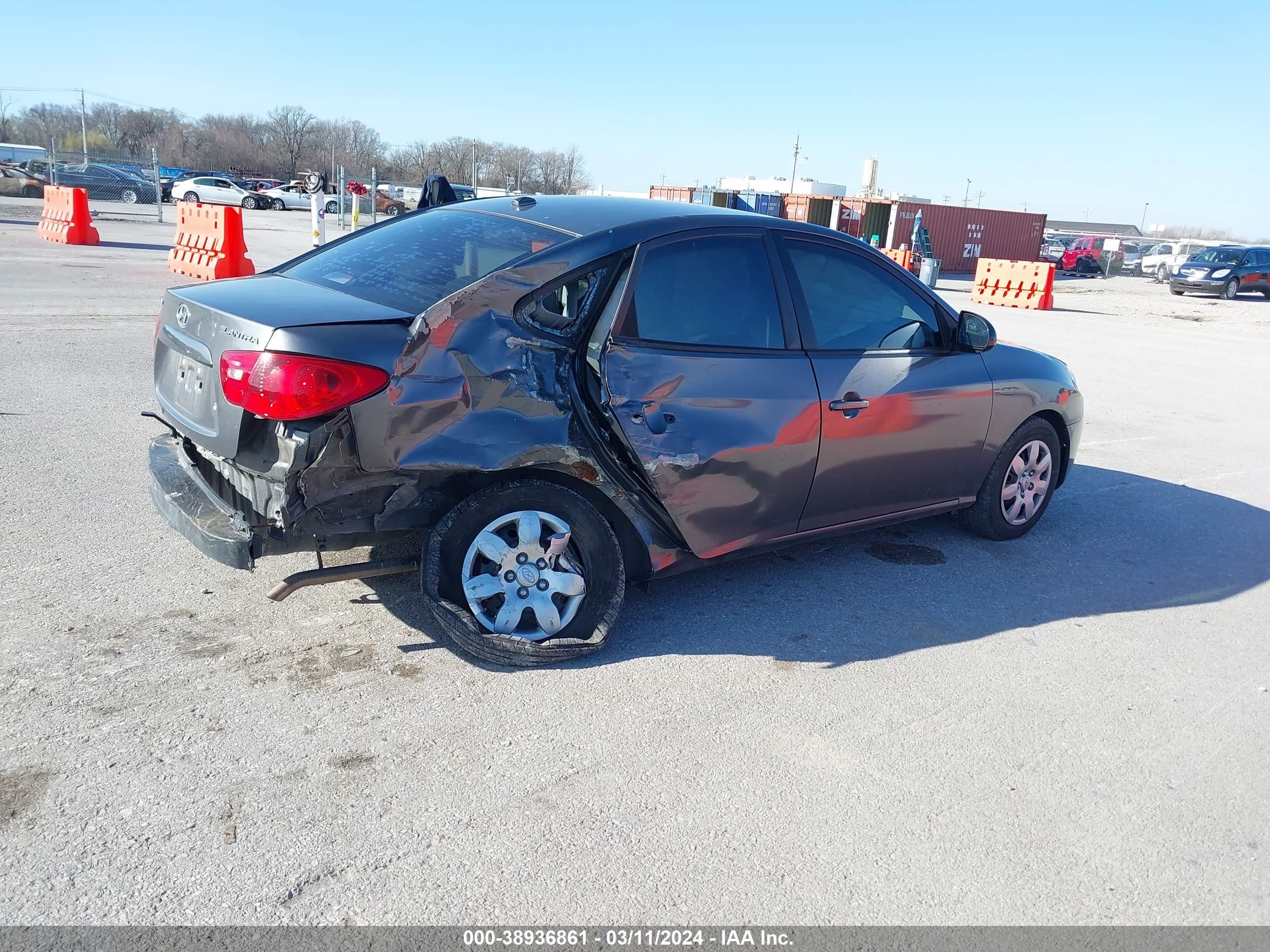 Photo 3 VIN: KMHDU46D19U607002 - HYUNDAI ELANTRA 