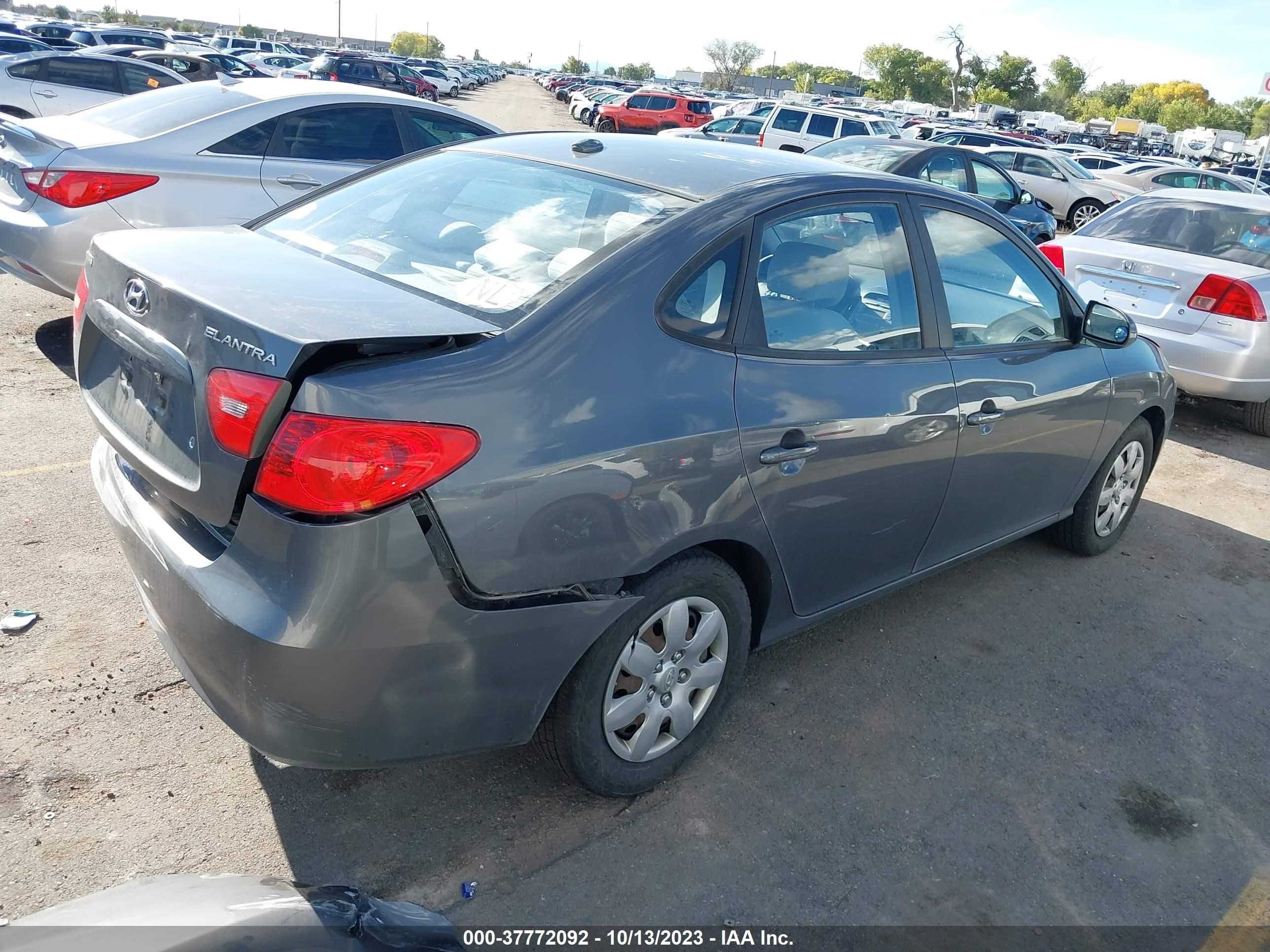 Photo 3 VIN: KMHDU46D19U636192 - HYUNDAI ELANTRA 