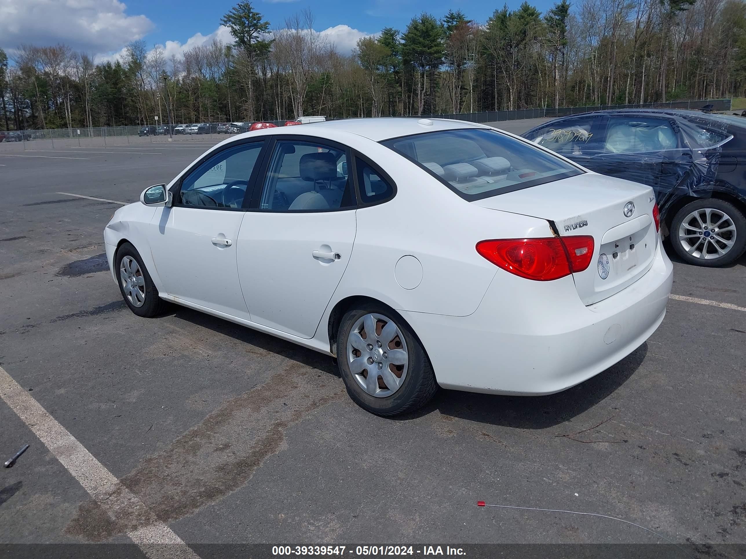 Photo 2 VIN: KMHDU46D27U123773 - HYUNDAI ELANTRA 