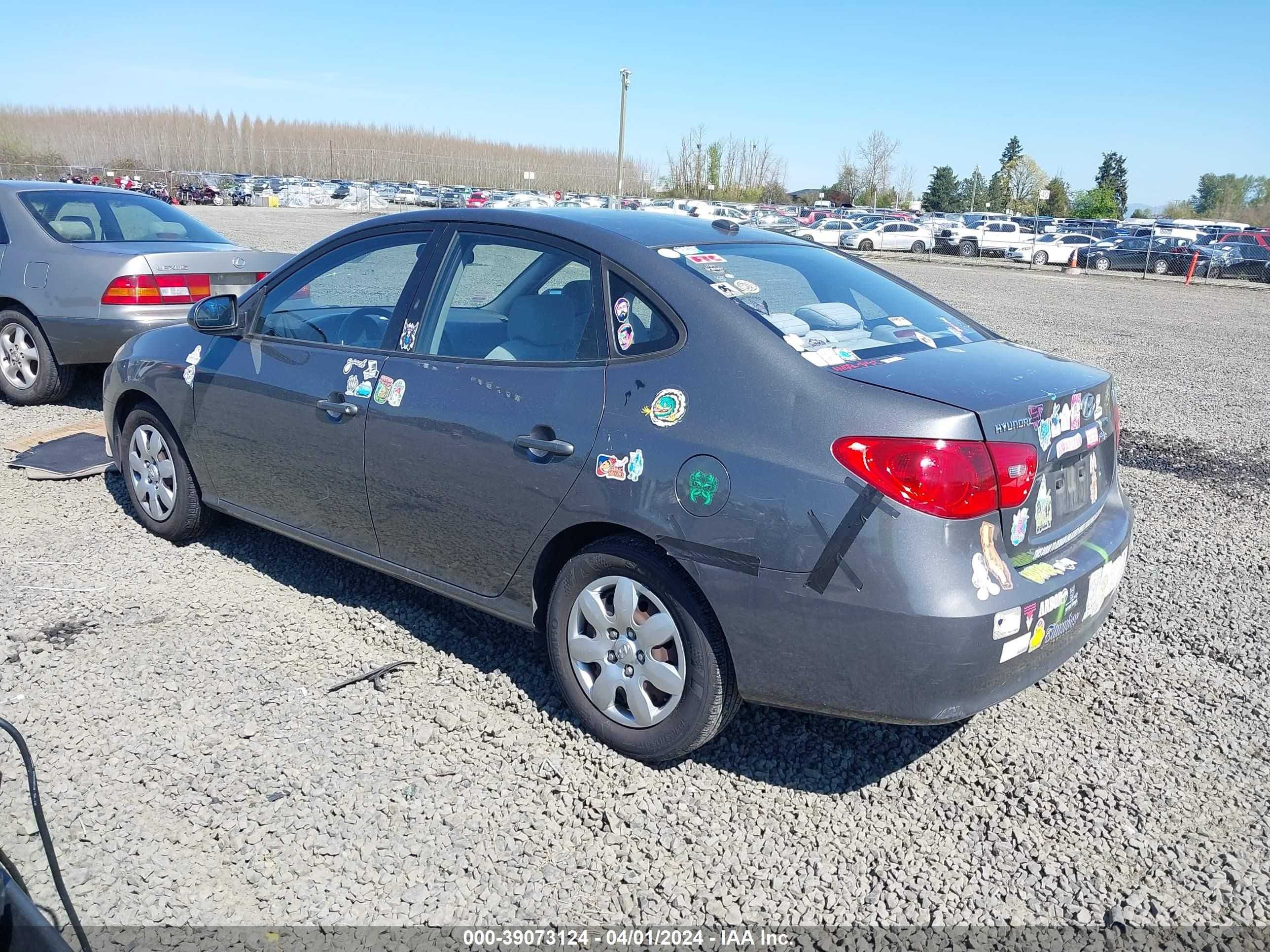 Photo 2 VIN: KMHDU46D28U330519 - HYUNDAI ELANTRA 