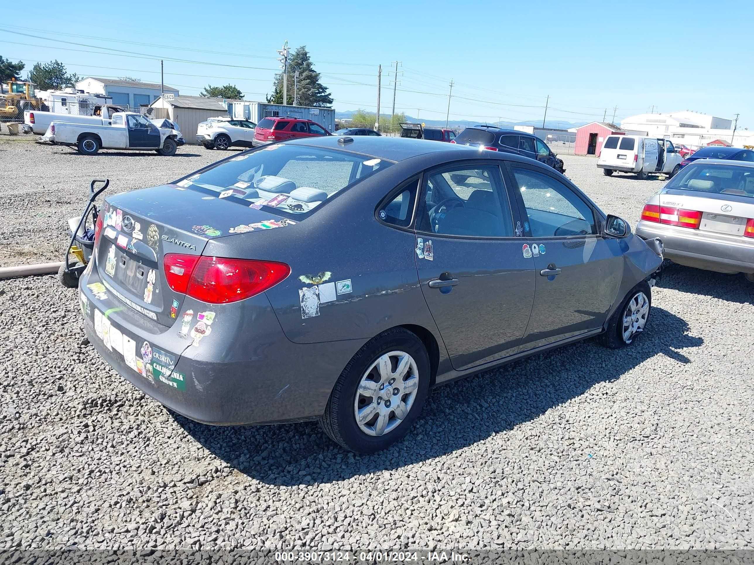 Photo 3 VIN: KMHDU46D28U330519 - HYUNDAI ELANTRA 