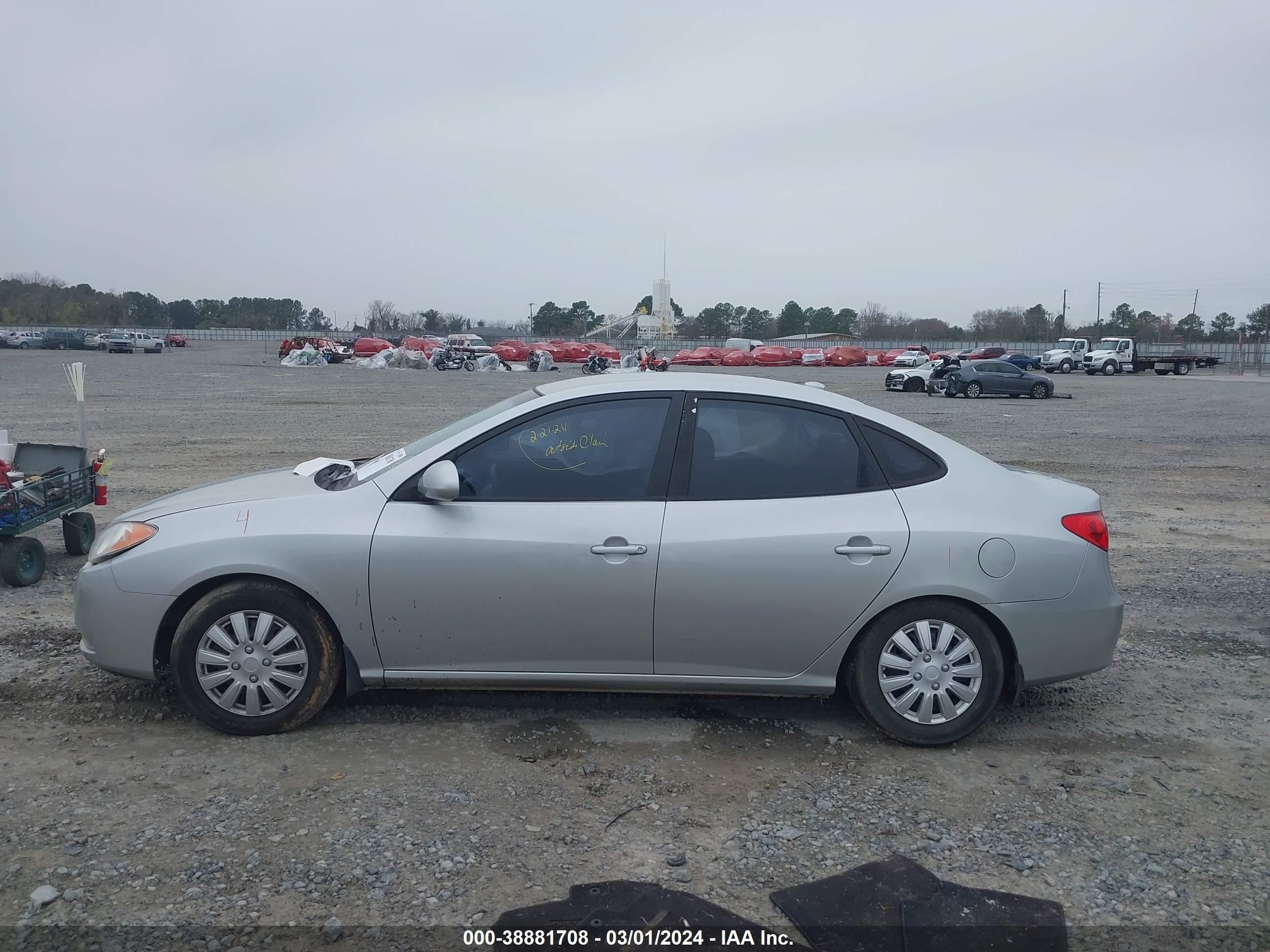 Photo 12 VIN: KMHDU46D28U491310 - HYUNDAI ELANTRA 