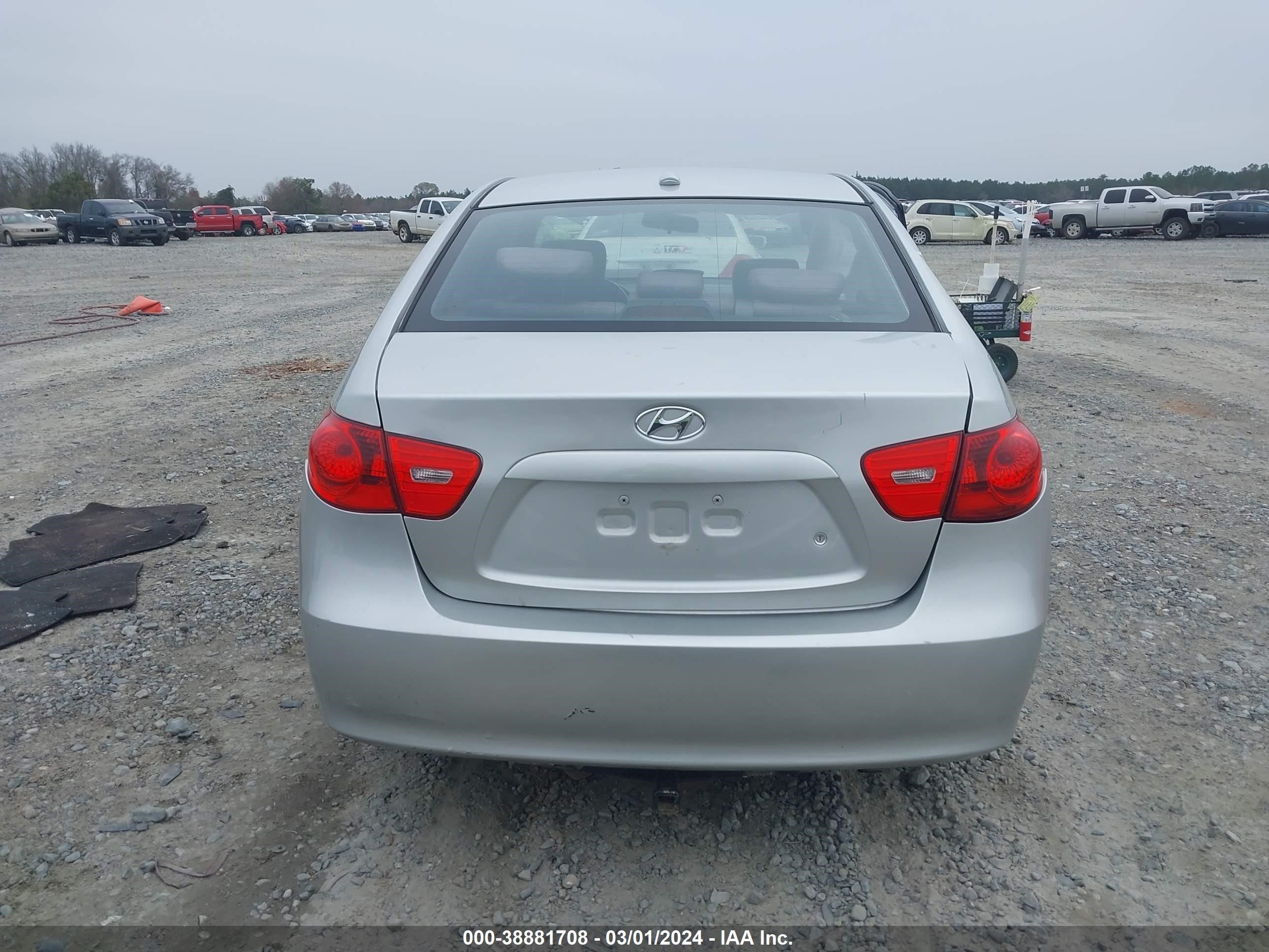 Photo 14 VIN: KMHDU46D28U491310 - HYUNDAI ELANTRA 