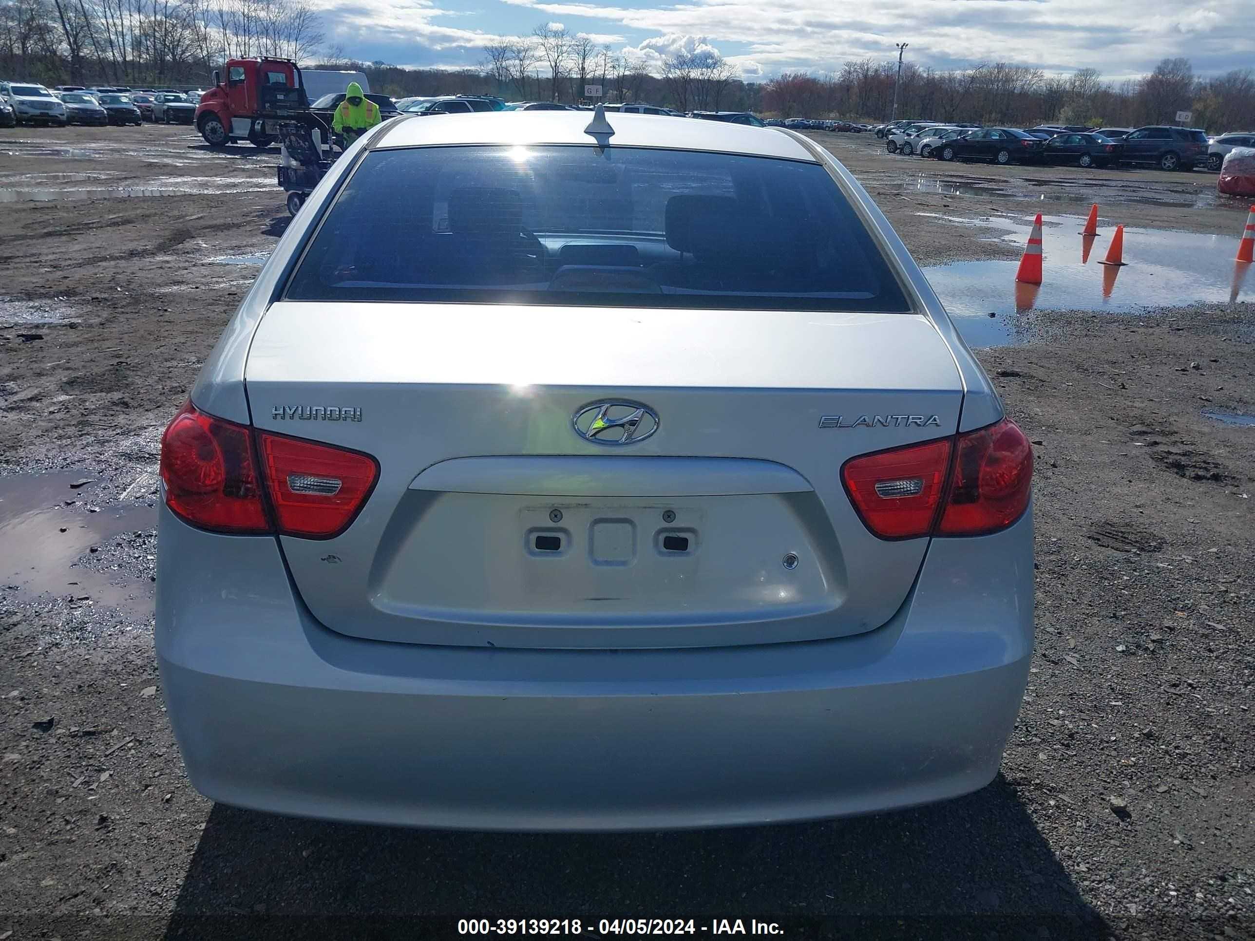 Photo 15 VIN: KMHDU46D29U702720 - HYUNDAI ELANTRA 