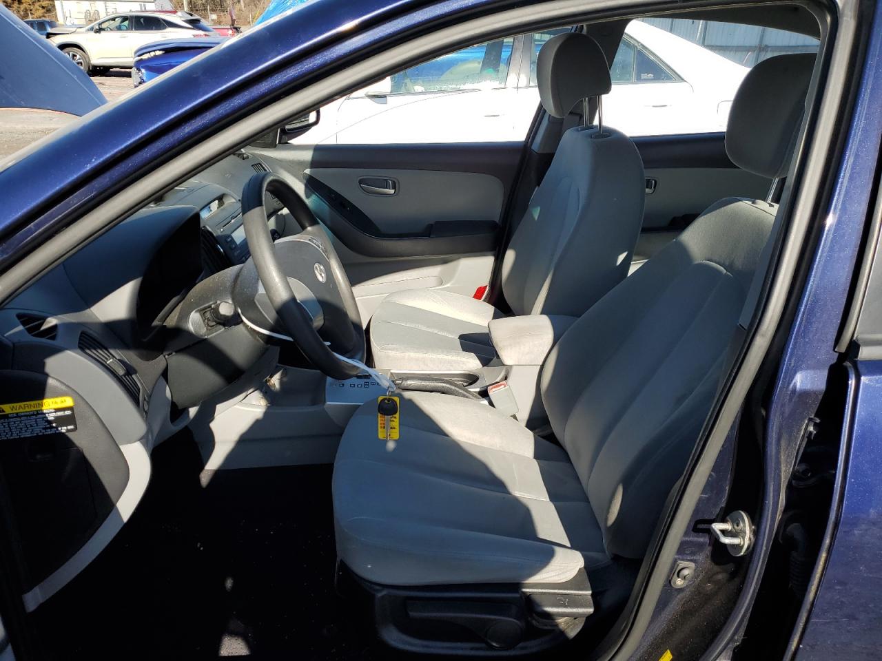 Photo 6 VIN: KMHDU46D29U823666 - HYUNDAI ELANTRA 