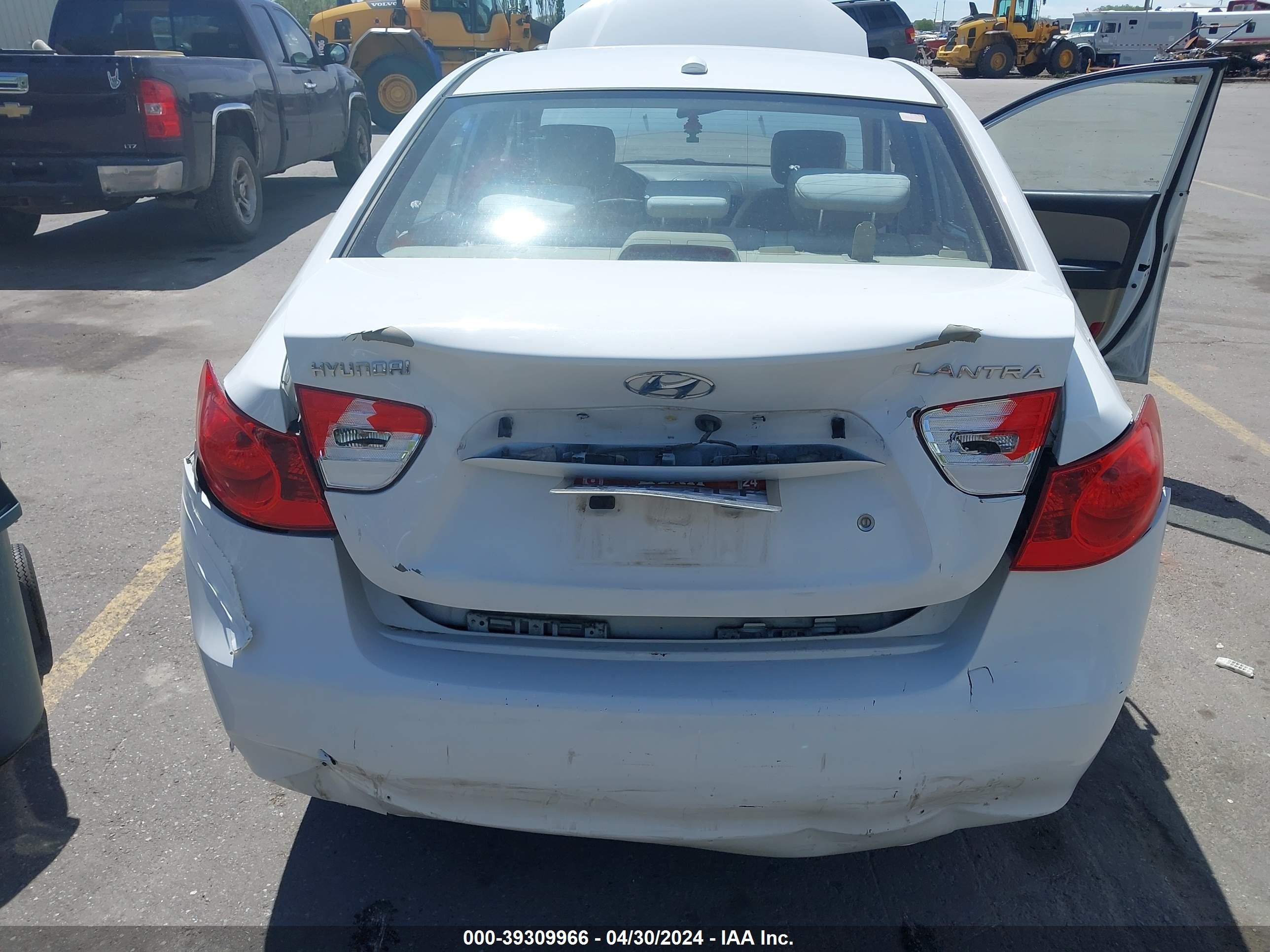 Photo 5 VIN: KMHDU46D38U363254 - HYUNDAI ELANTRA 