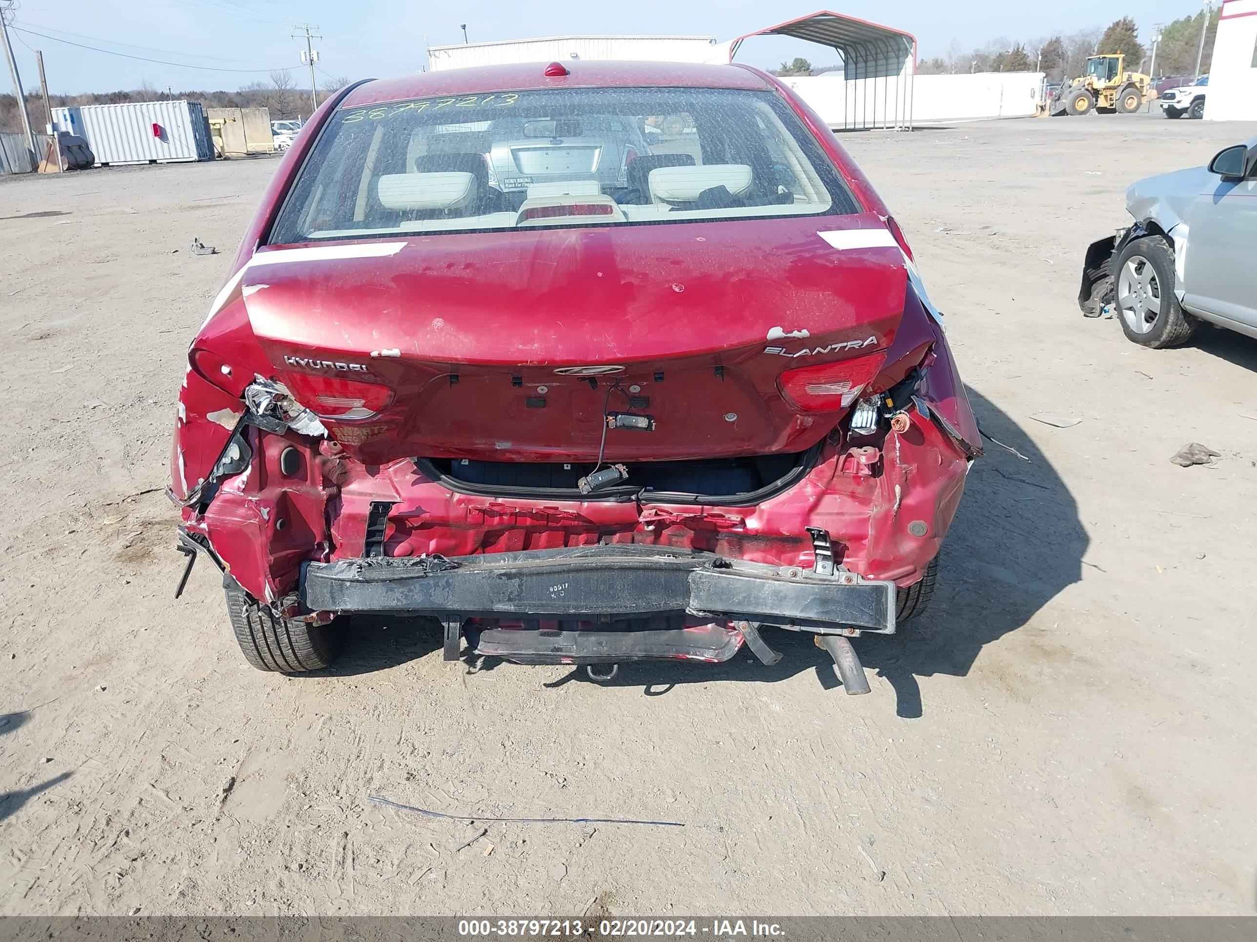 Photo 5 VIN: KMHDU46D38U515405 - HYUNDAI ELANTRA 