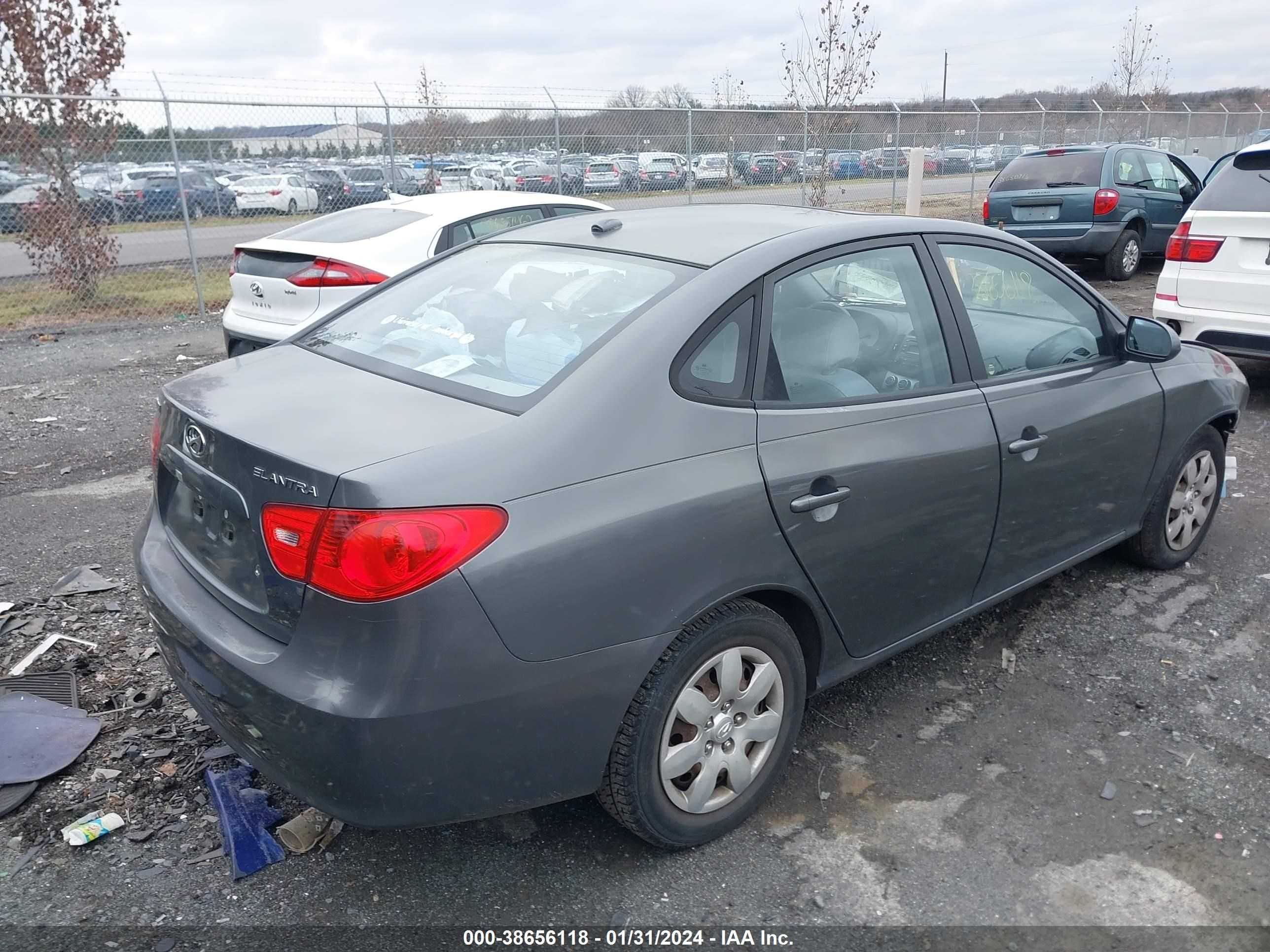 Photo 3 VIN: KMHDU46D38U549604 - HYUNDAI ELANTRA 