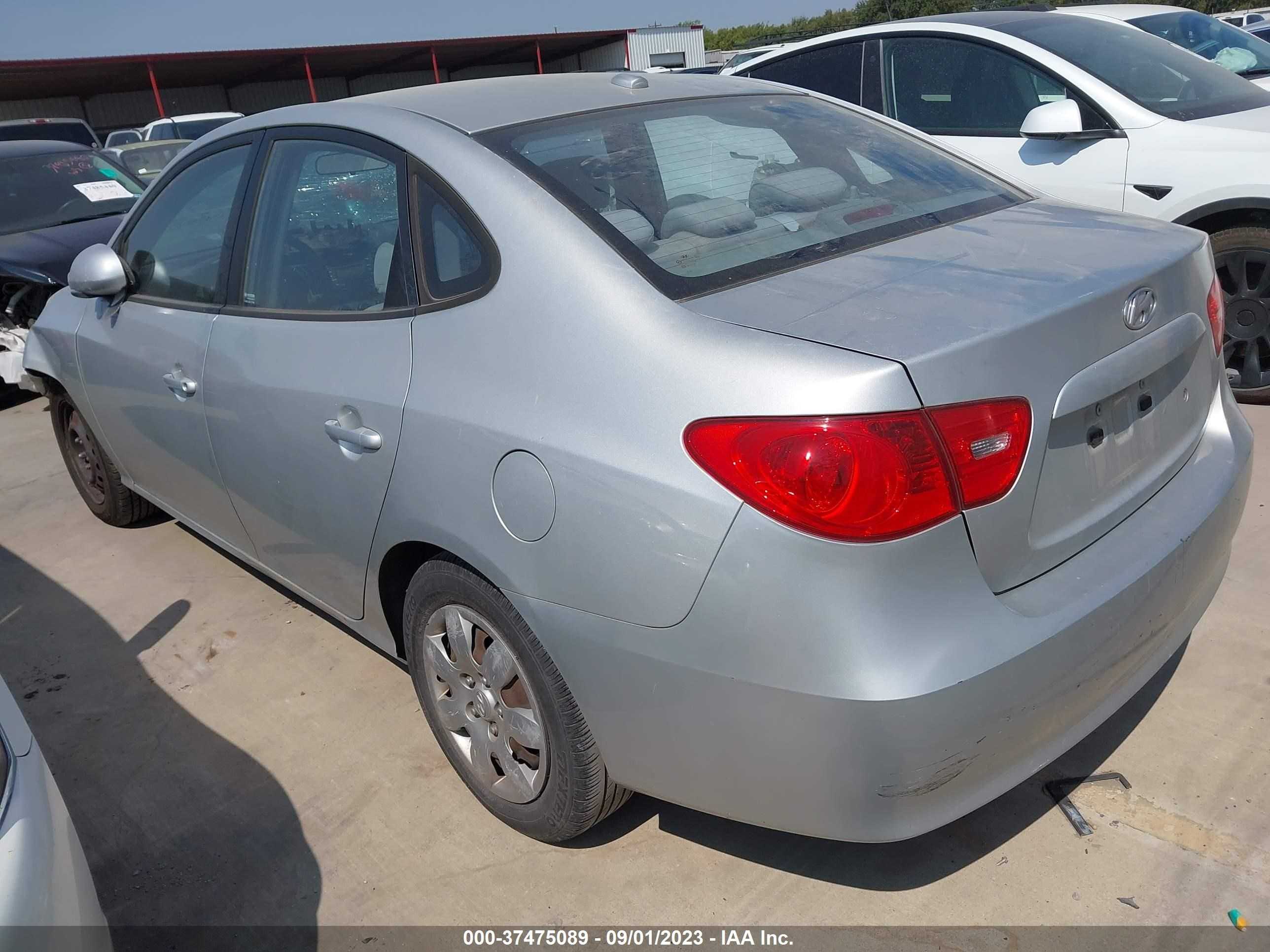 Photo 2 VIN: KMHDU46D48U559932 - HYUNDAI ELANTRA 