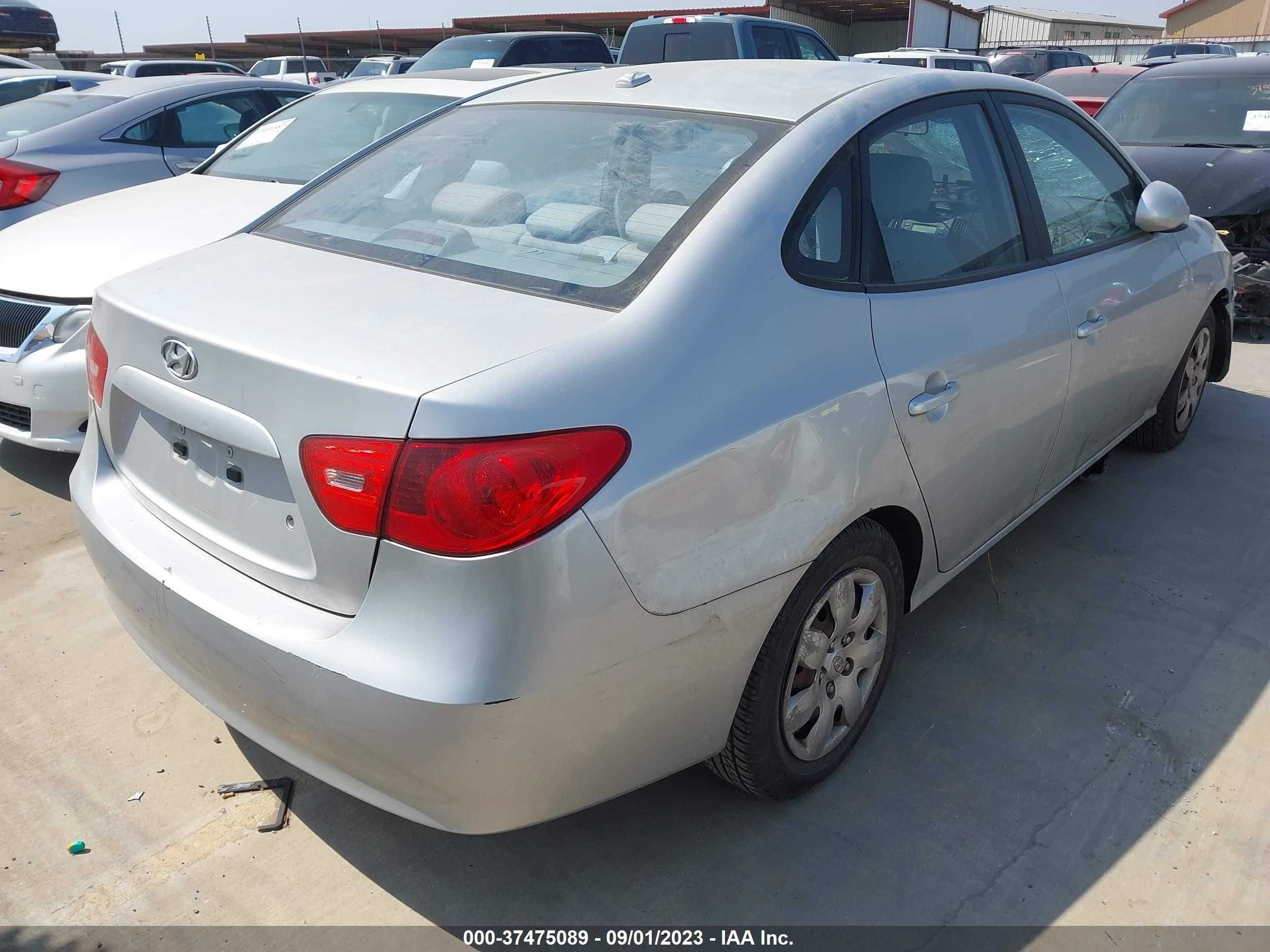 Photo 3 VIN: KMHDU46D48U559932 - HYUNDAI ELANTRA 