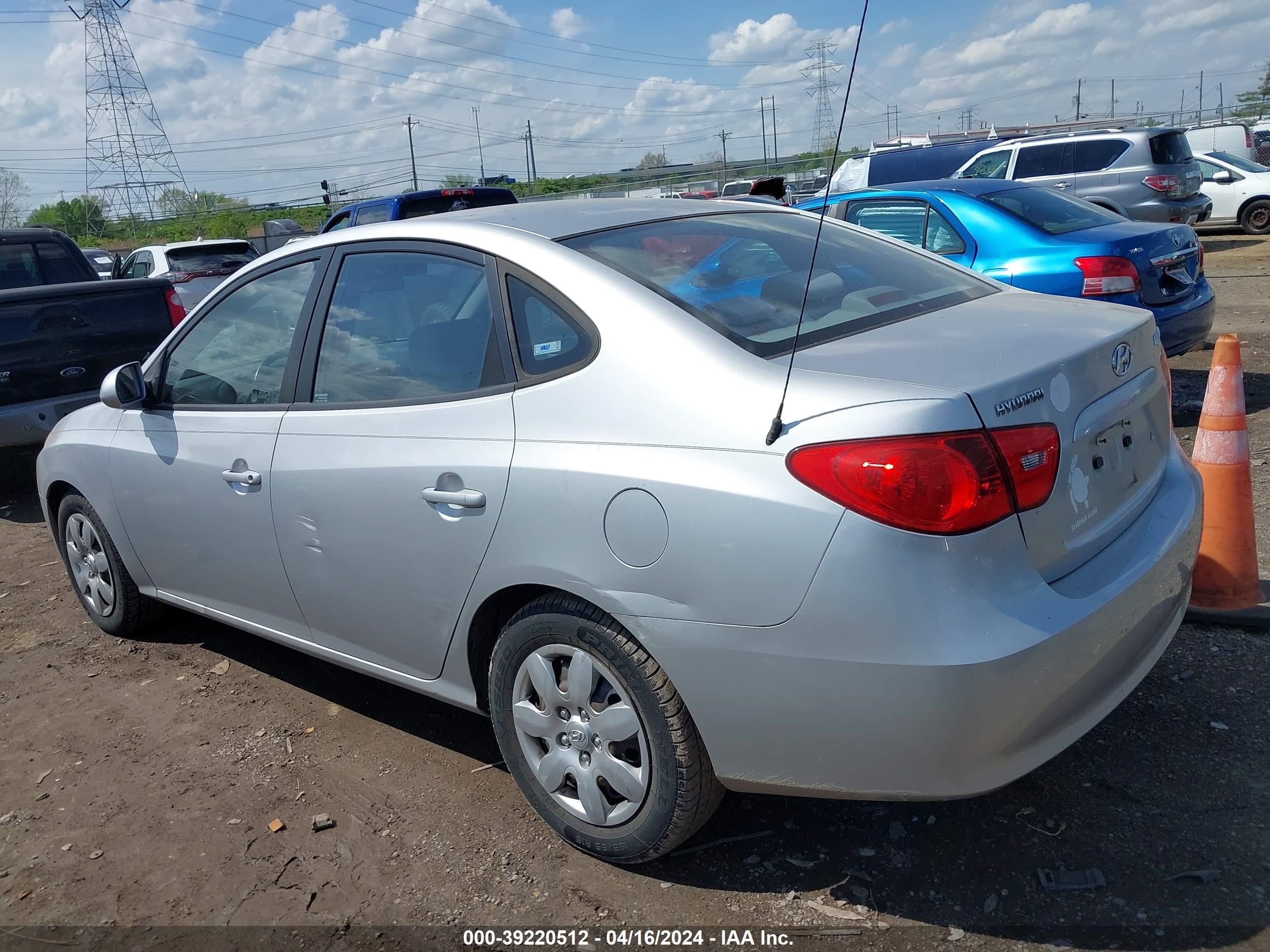 Photo 2 VIN: KMHDU46D57U035378 - HYUNDAI ELANTRA 