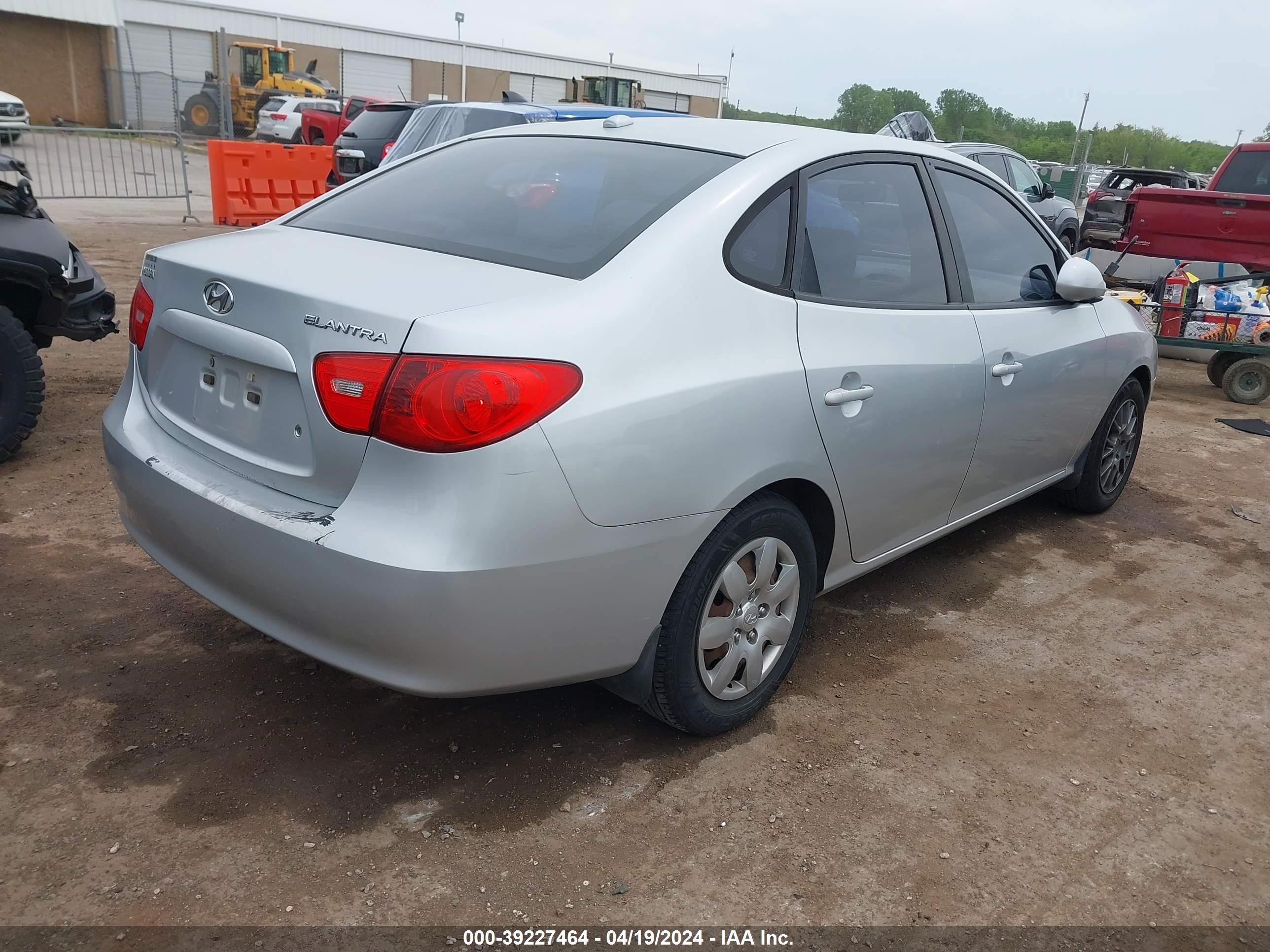 Photo 3 VIN: KMHDU46D59U629360 - HYUNDAI ELANTRA 