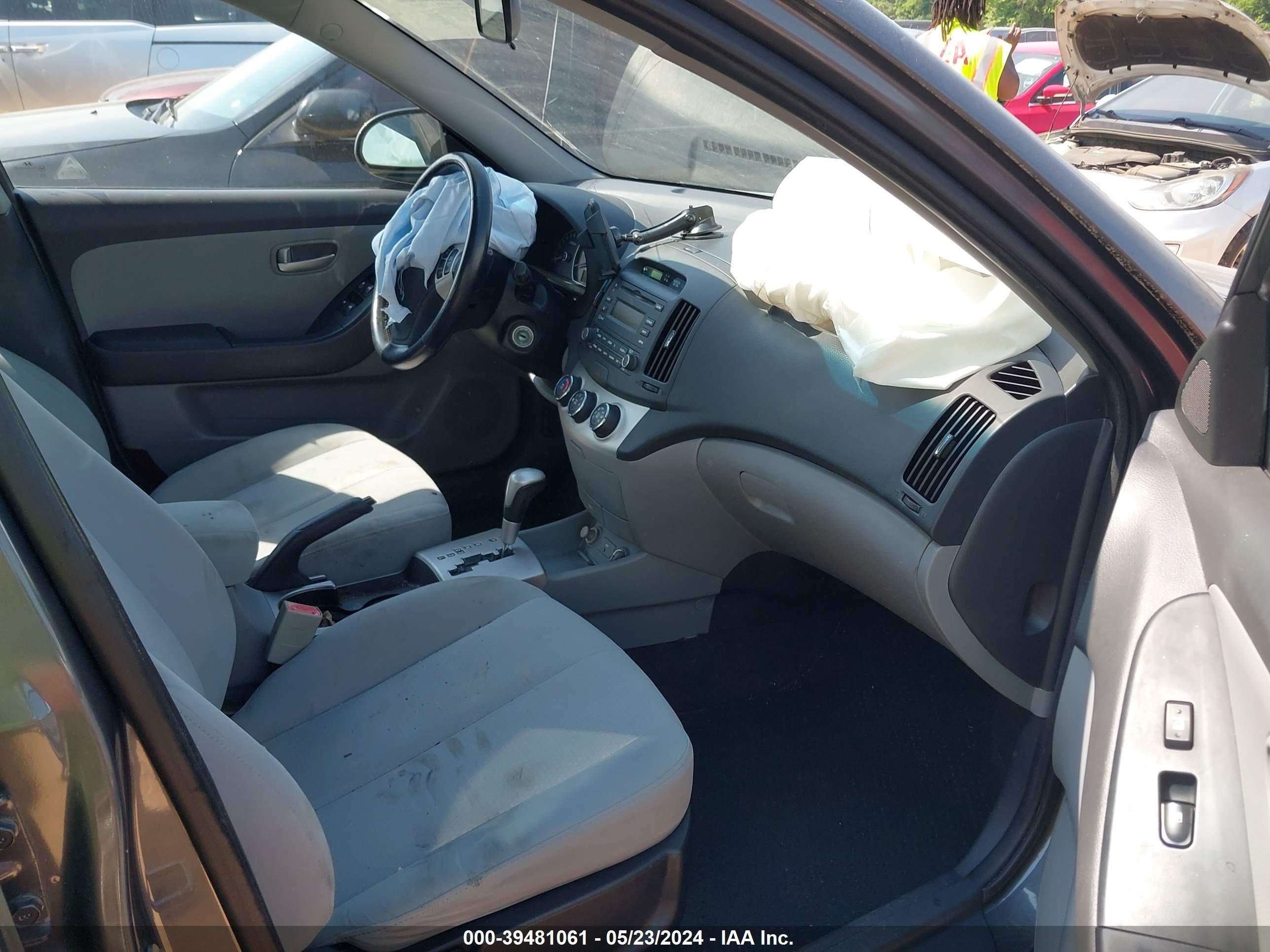 Photo 4 VIN: KMHDU46D59U635952 - HYUNDAI ELANTRA 