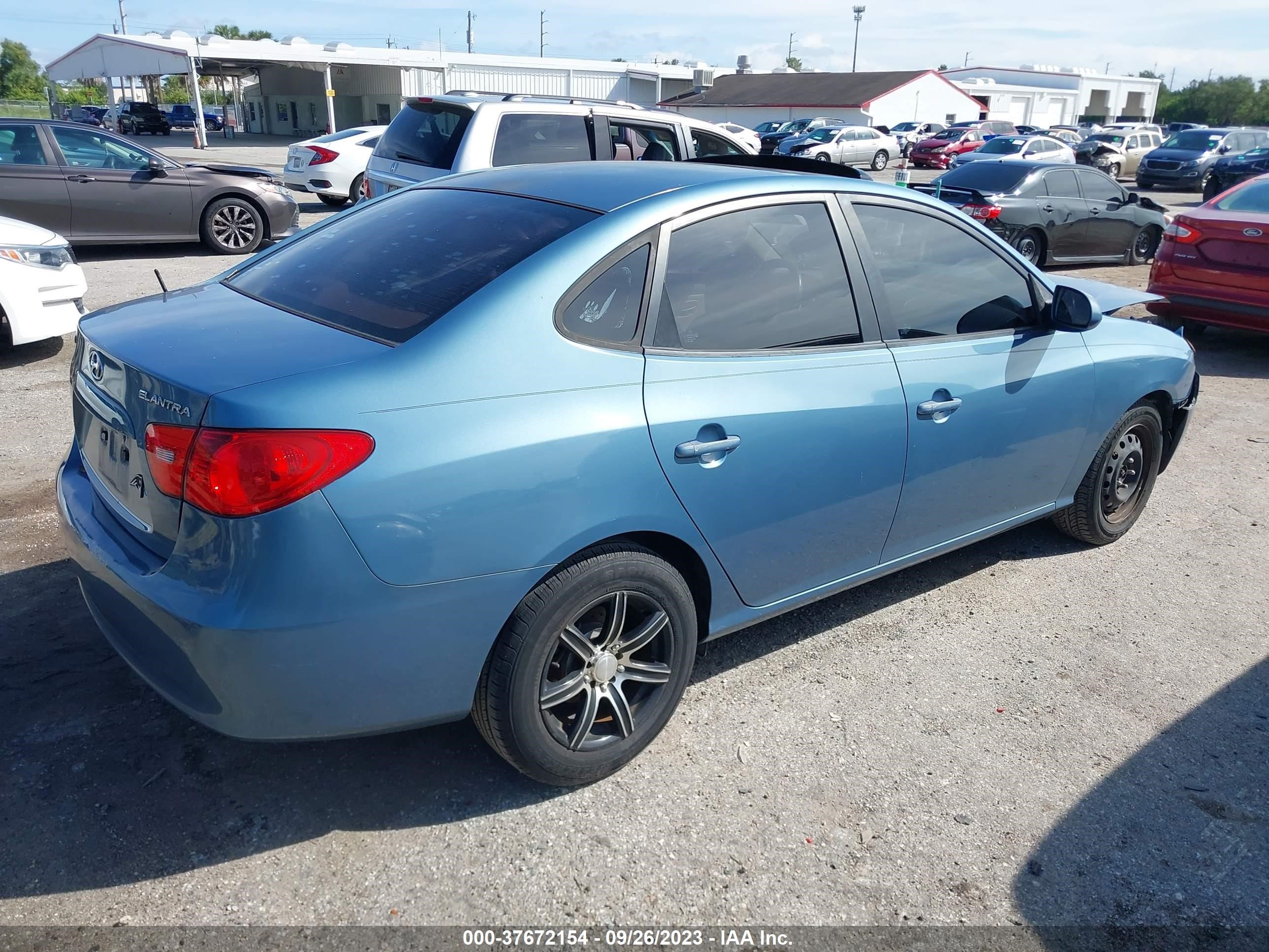 Photo 3 VIN: KMHDU46D67U080104 - HYUNDAI ELANTRA 