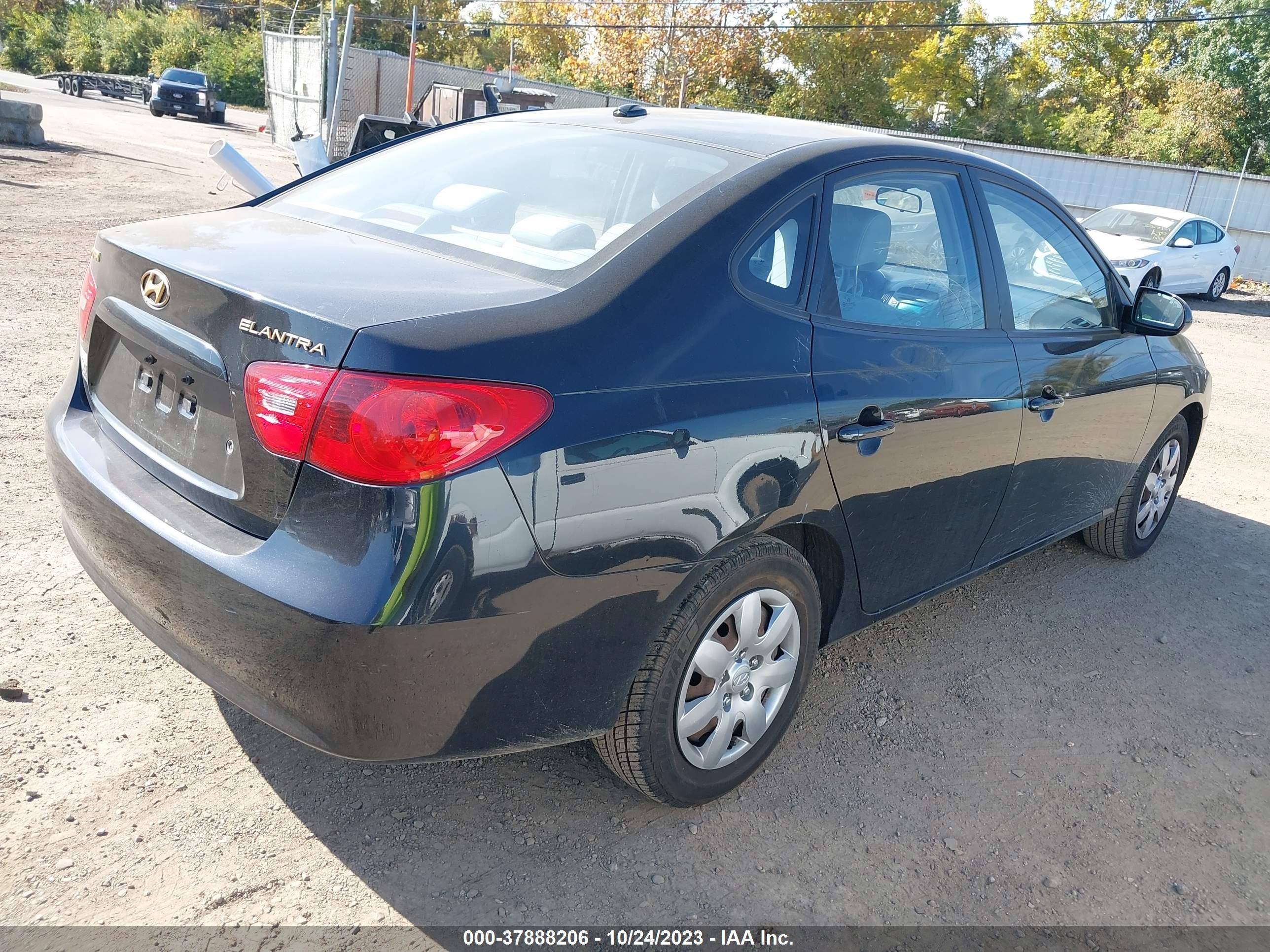 Photo 3 VIN: KMHDU46D67U094570 - HYUNDAI ELANTRA 