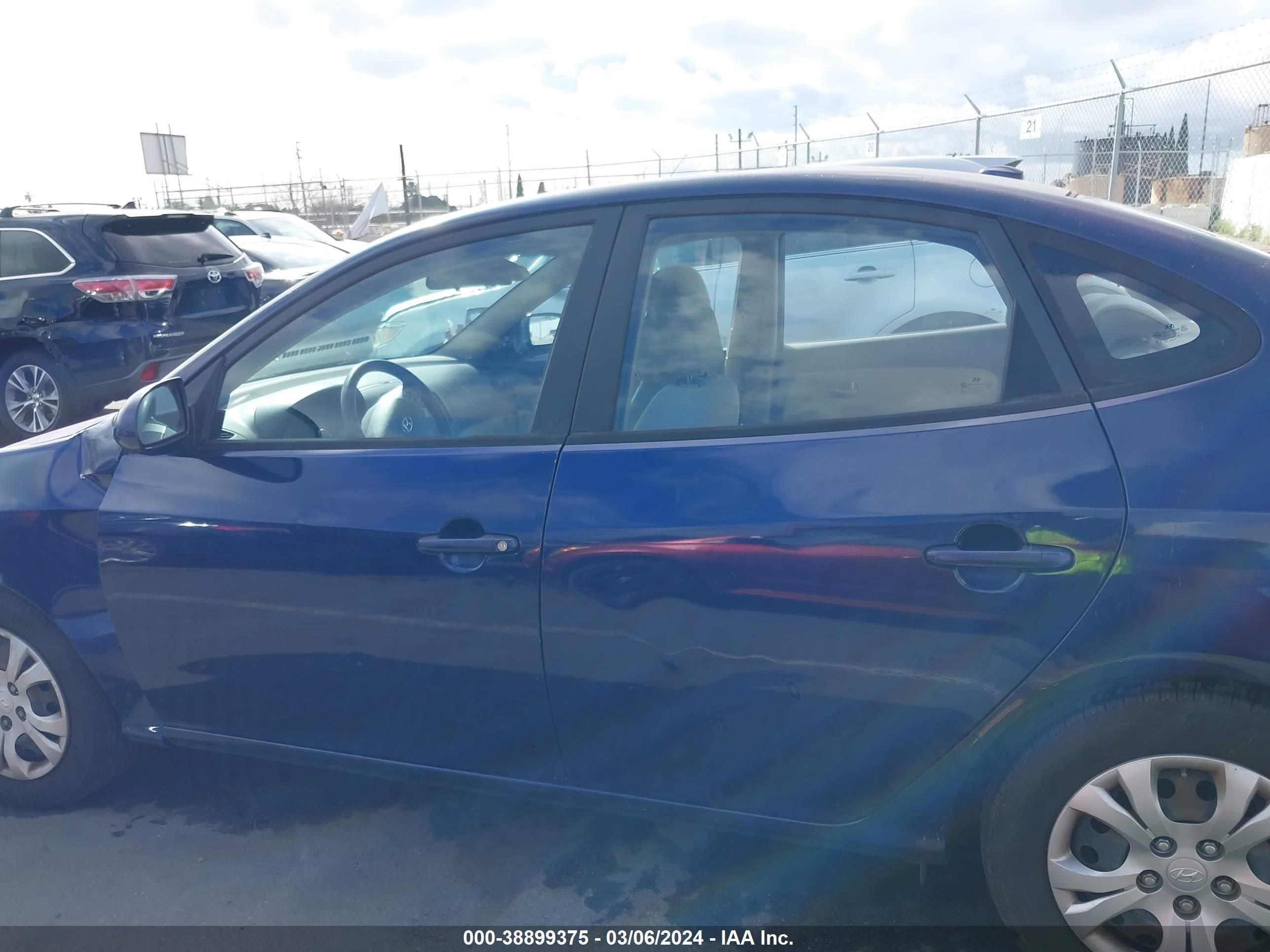 Photo 14 VIN: KMHDU46D68U318972 - HYUNDAI ELANTRA 