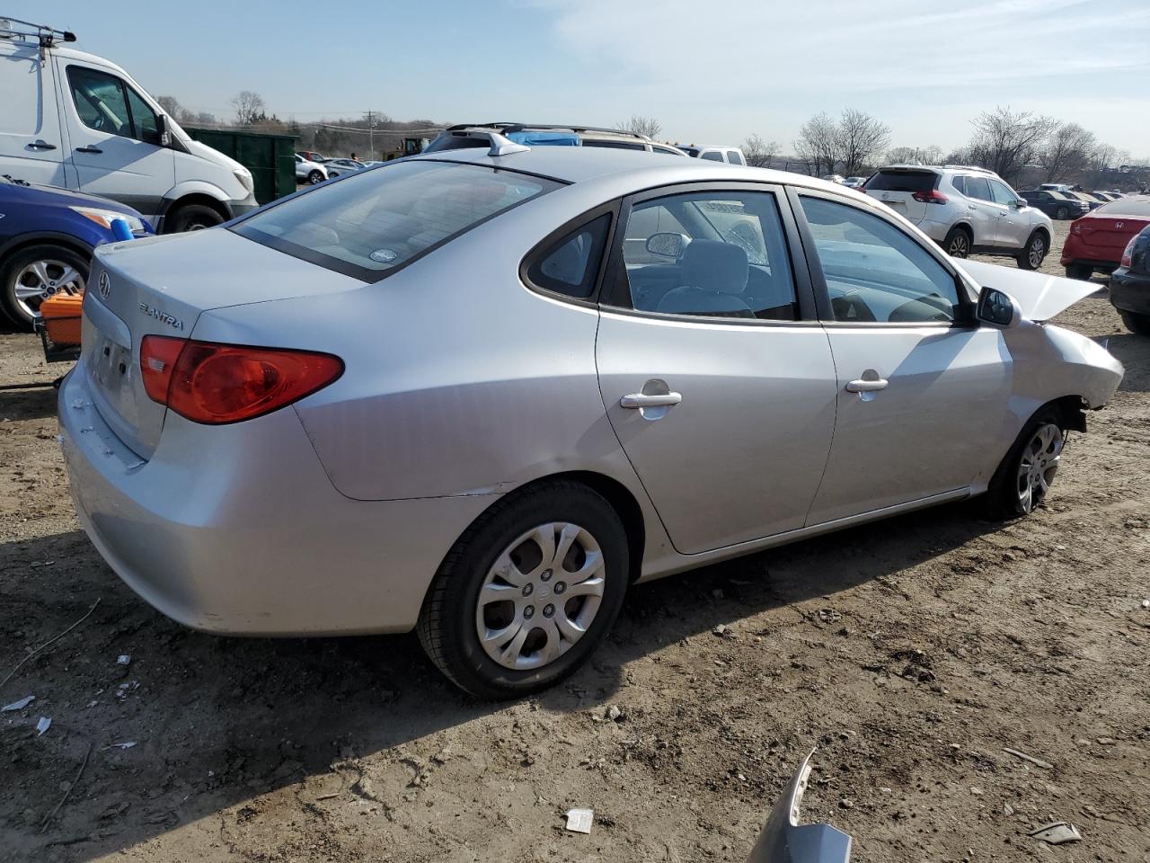 Photo 2 VIN: KMHDU46D69U718595 - HYUNDAI ELANTRA 