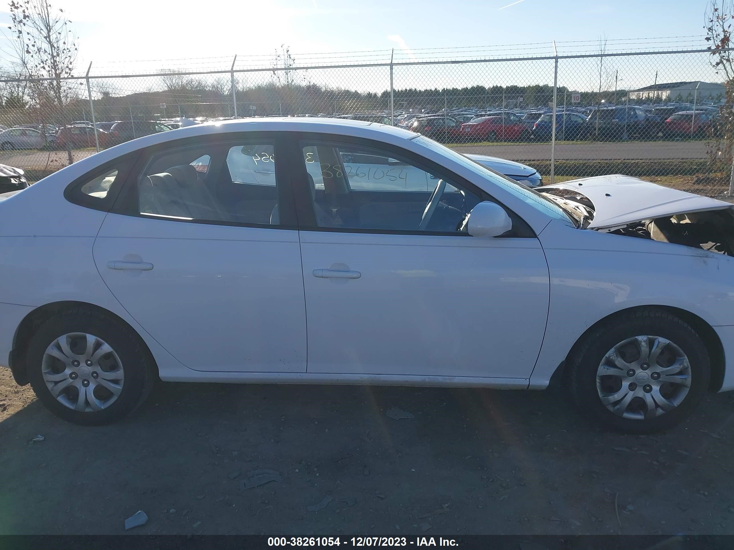 Photo 12 VIN: KMHDU46D69U819409 - HYUNDAI ELANTRA 