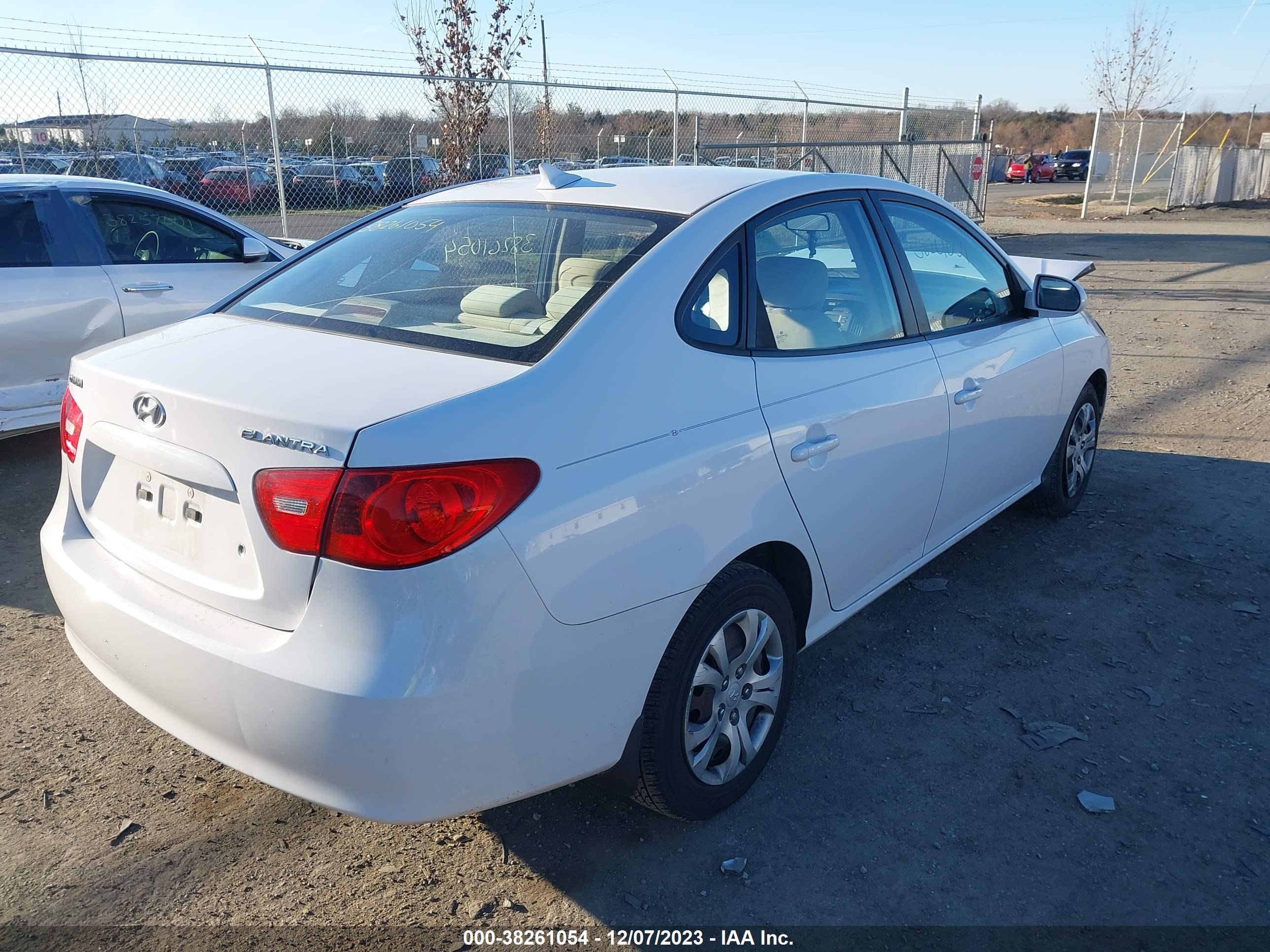 Photo 3 VIN: KMHDU46D69U819409 - HYUNDAI ELANTRA 