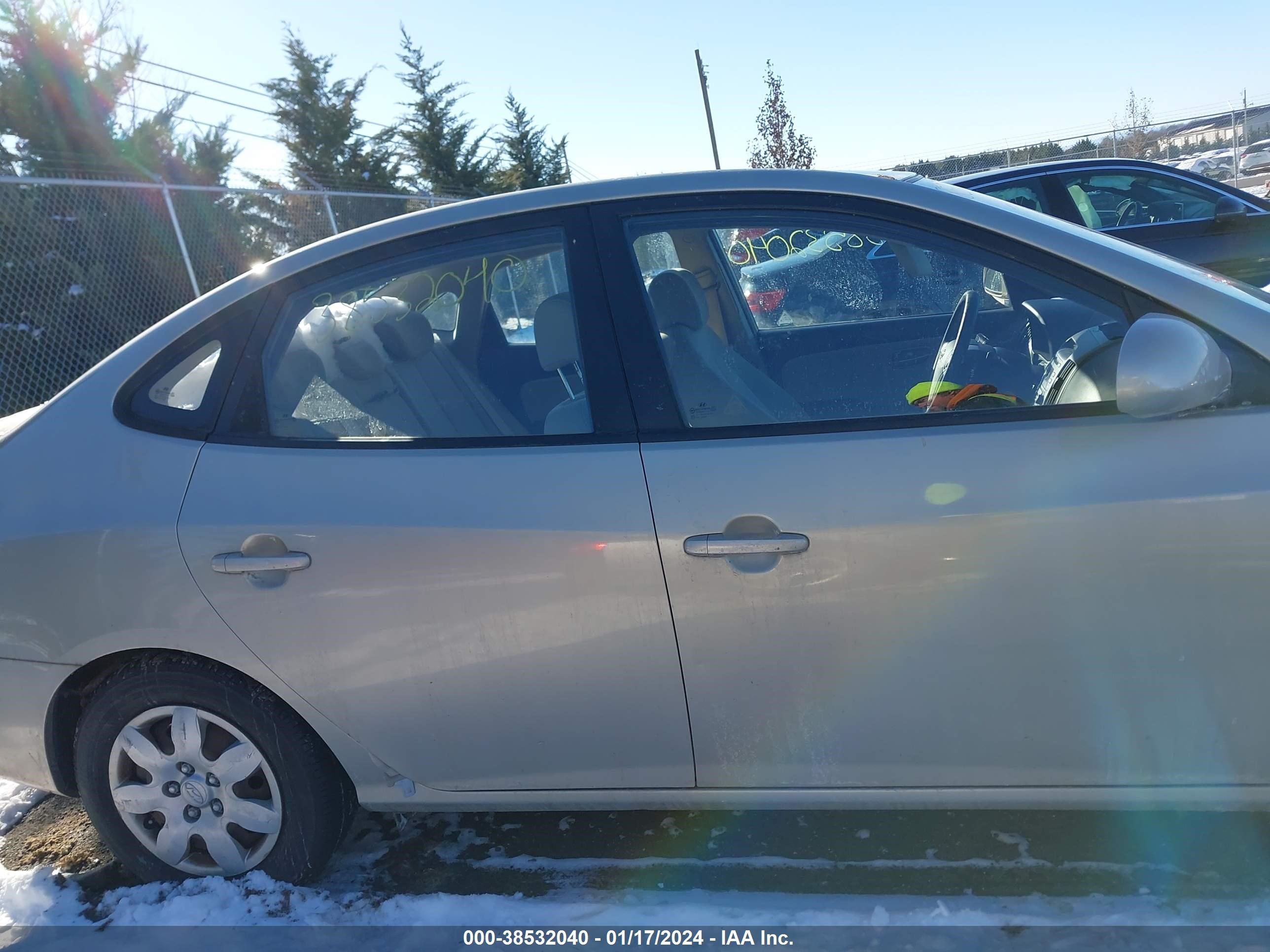 Photo 12 VIN: KMHDU46D88U289586 - HYUNDAI ELANTRA 