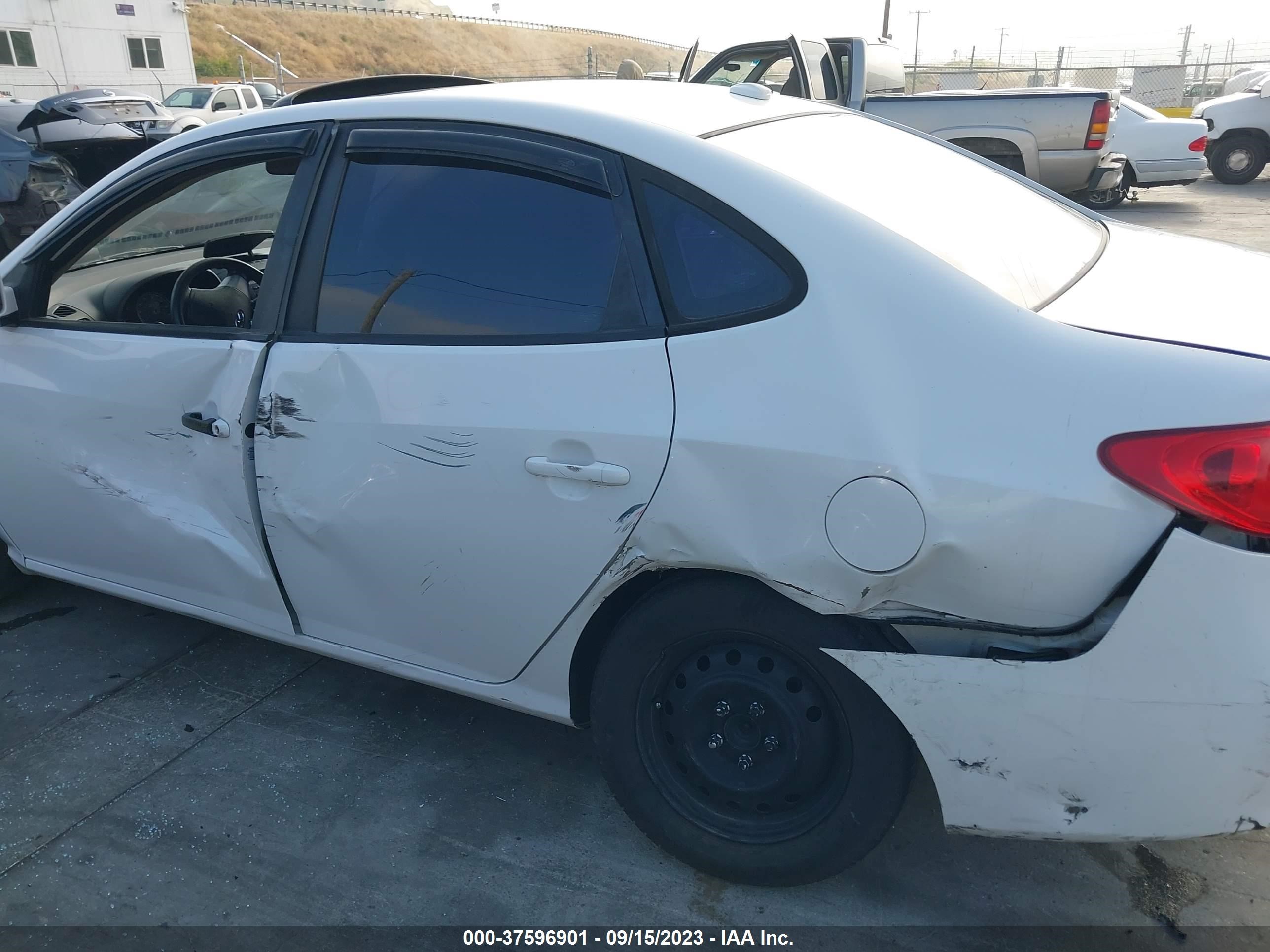 Photo 5 VIN: KMHDU46D88U451720 - HYUNDAI ELANTRA 