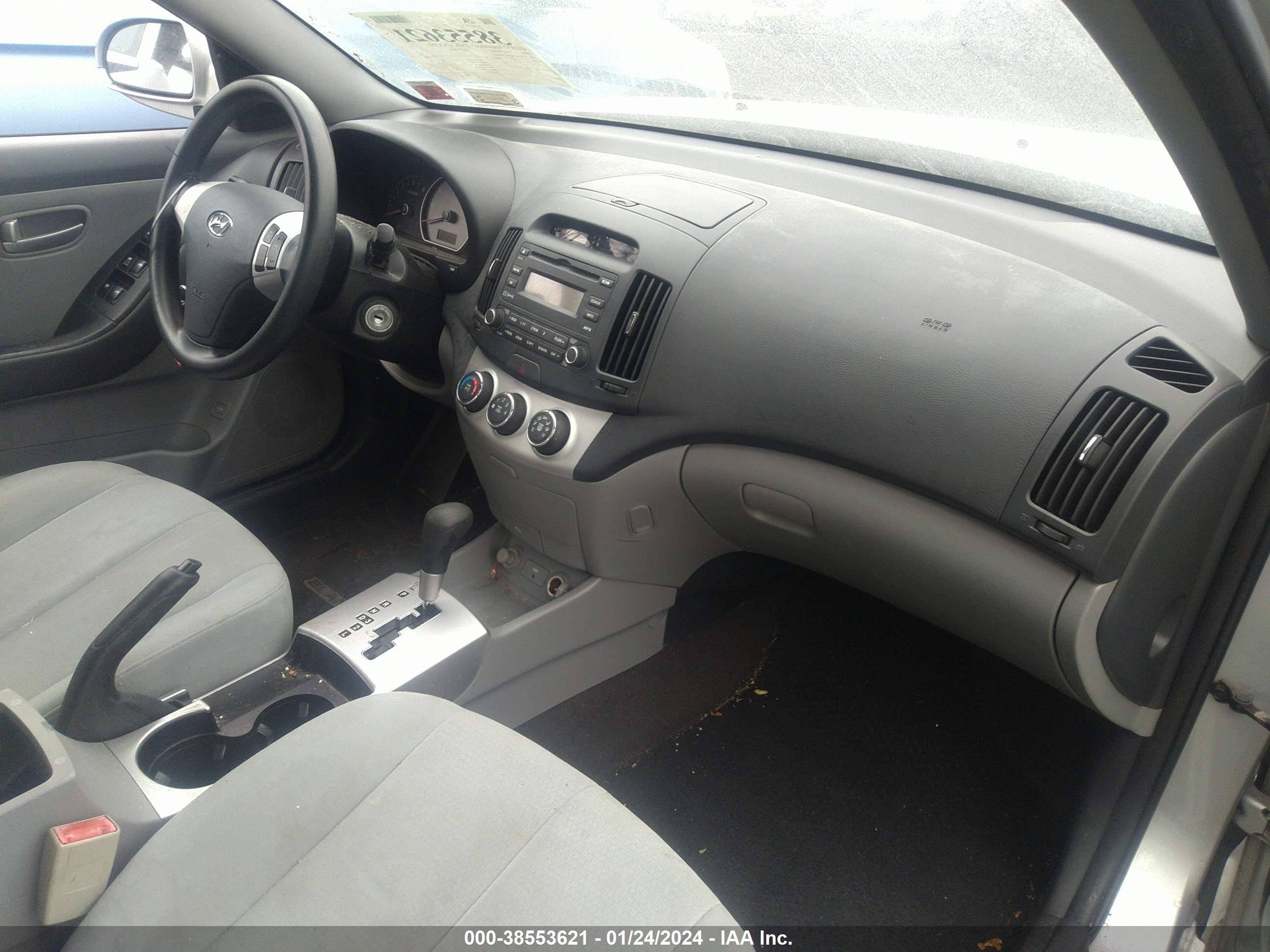 Photo 4 VIN: KMHDU46D88U504061 - HYUNDAI ELANTRA 