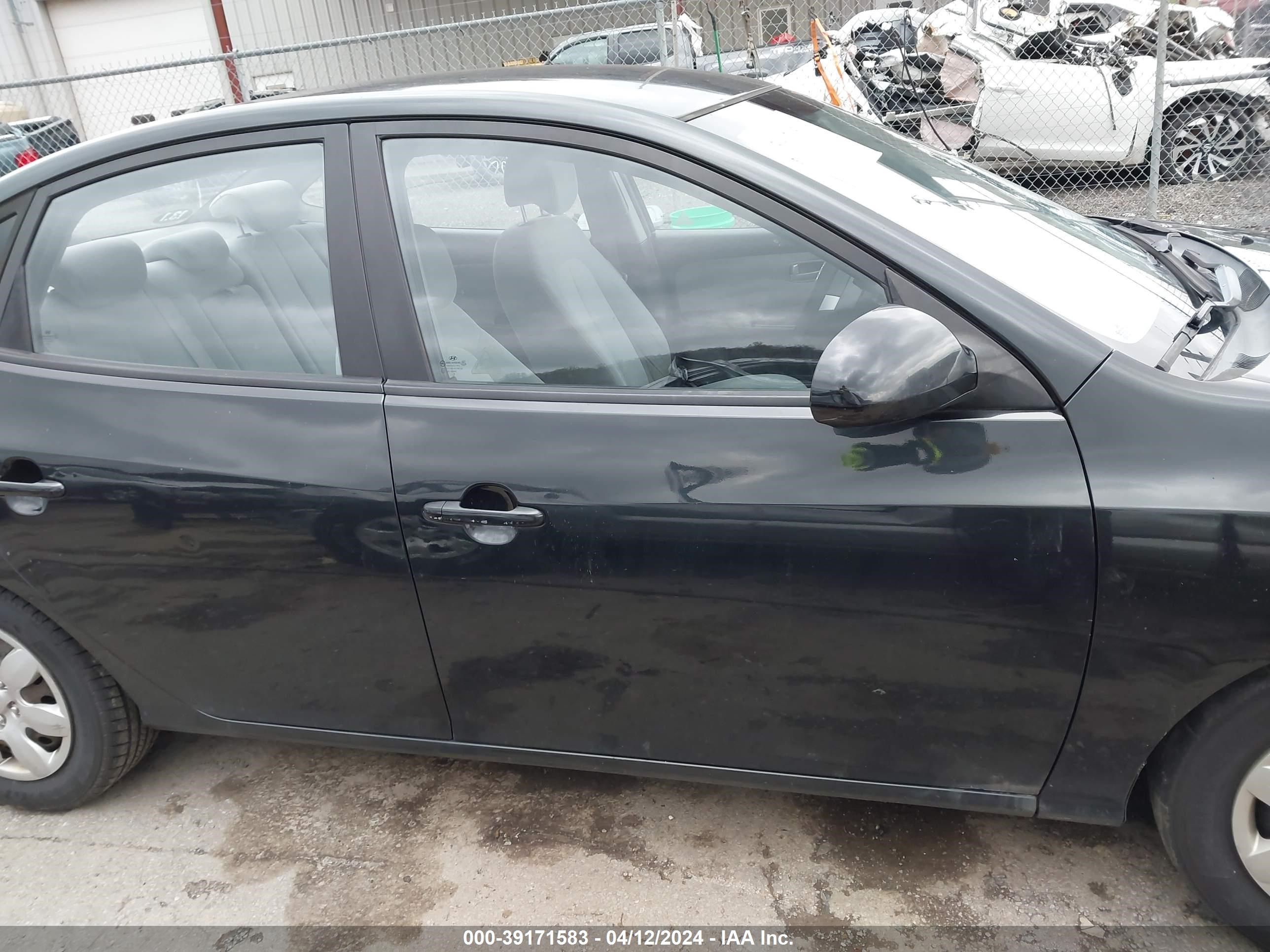 Photo 12 VIN: KMHDU46D88U551137 - HYUNDAI ELANTRA 