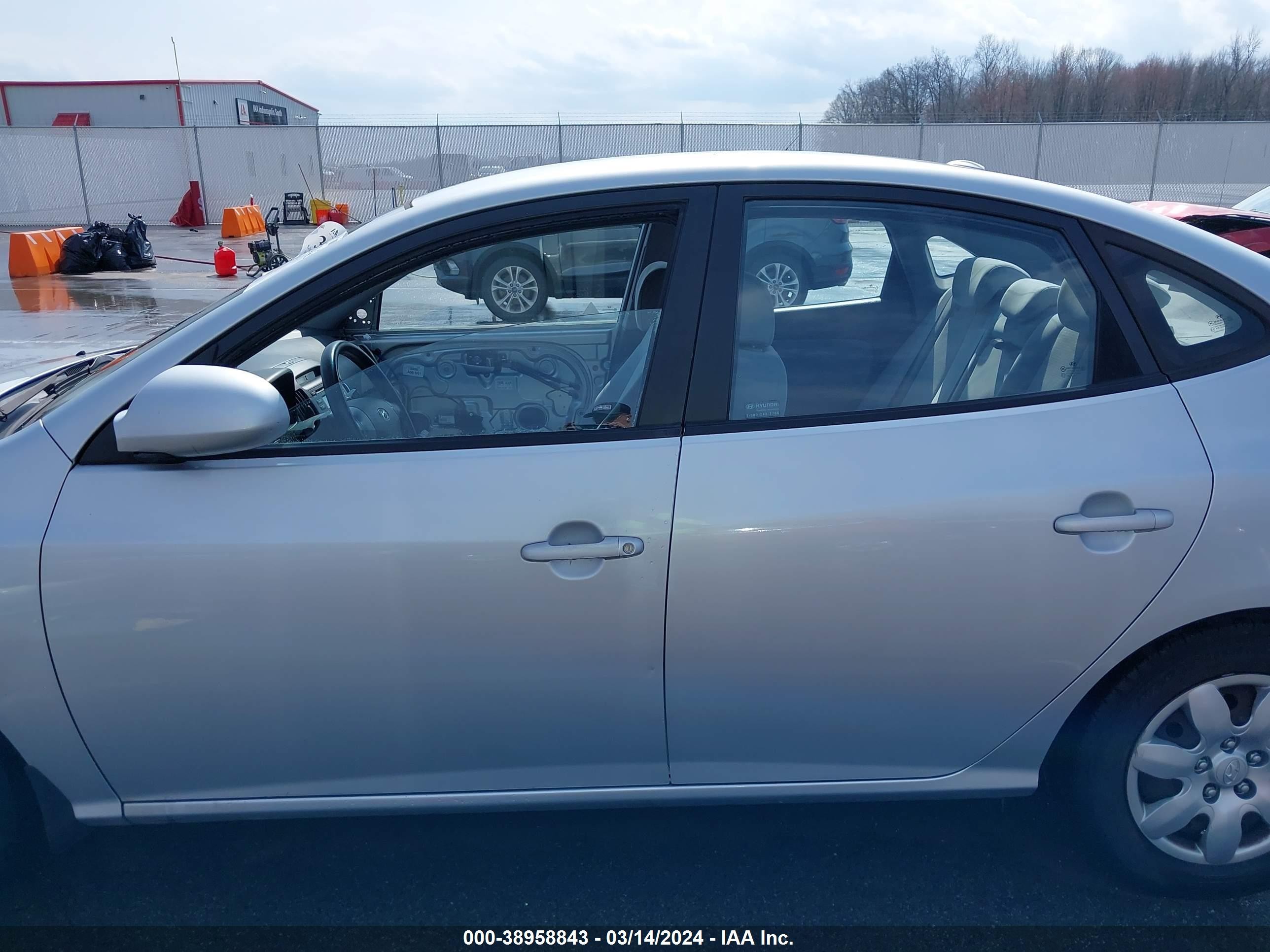 Photo 14 VIN: KMHDU46D89U597164 - HYUNDAI ELANTRA 