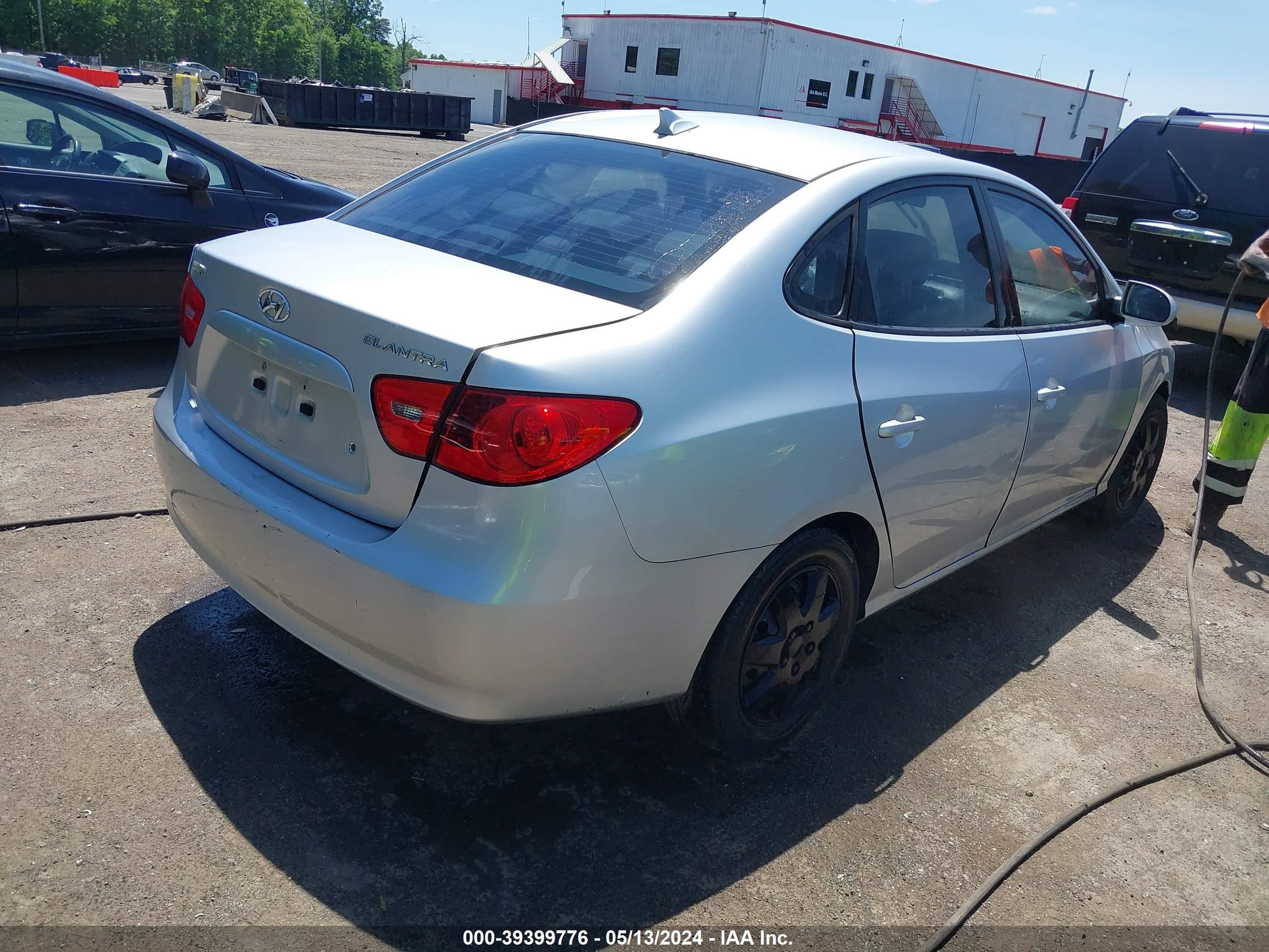 Photo 3 VIN: KMHDU46D89U737049 - HYUNDAI ELANTRA 