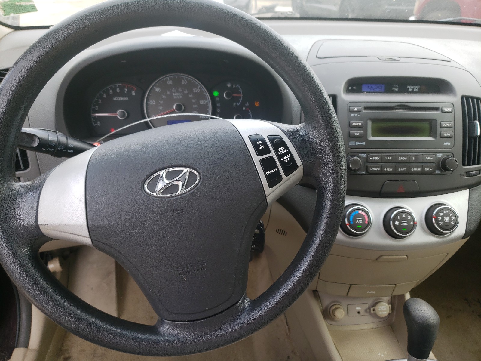 Photo 8 VIN: KMHDU46D98U280671 - HYUNDAI ELANTRA GL 