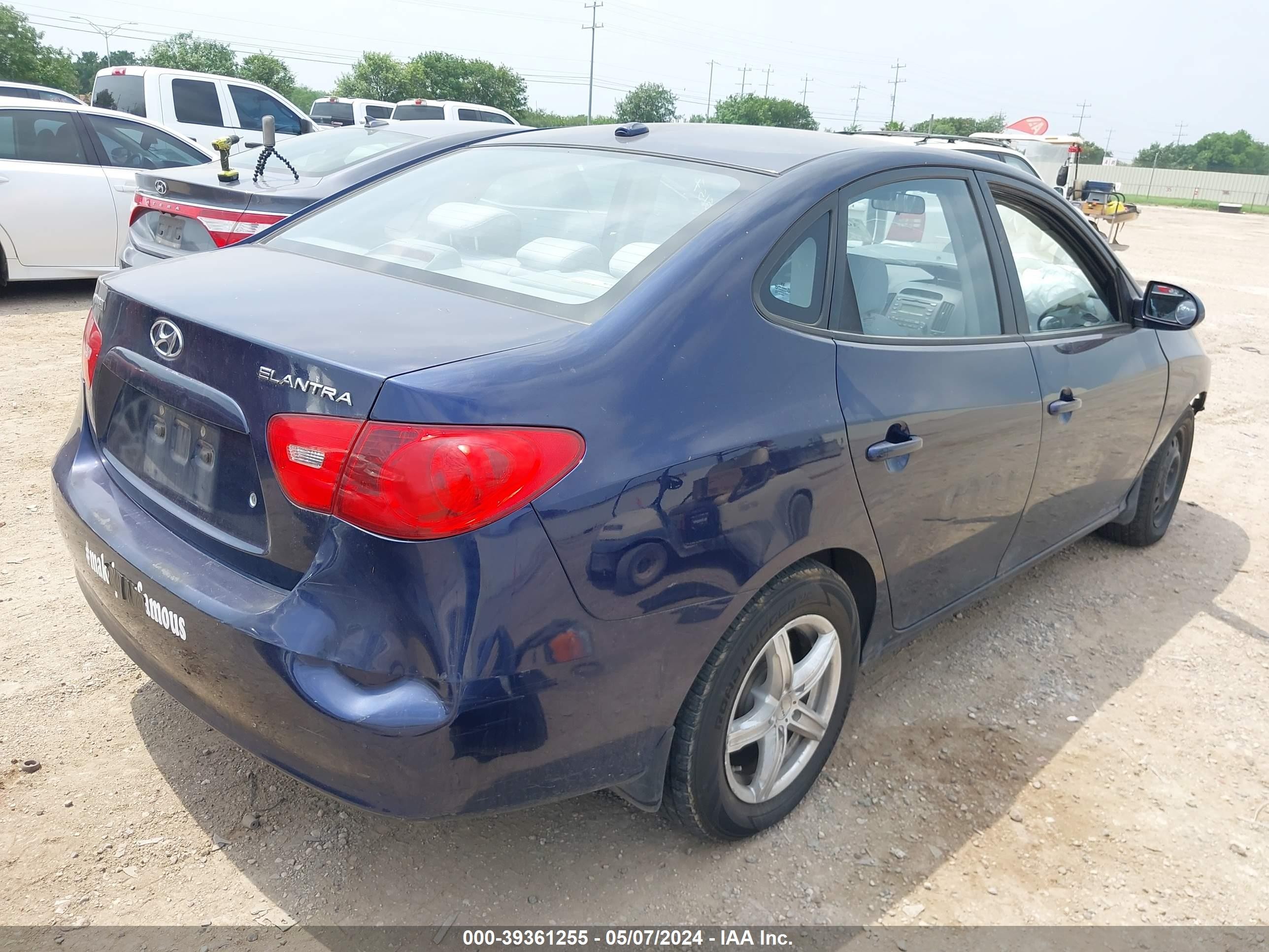 Photo 3 VIN: KMHDU46D98U425157 - HYUNDAI ELANTRA 