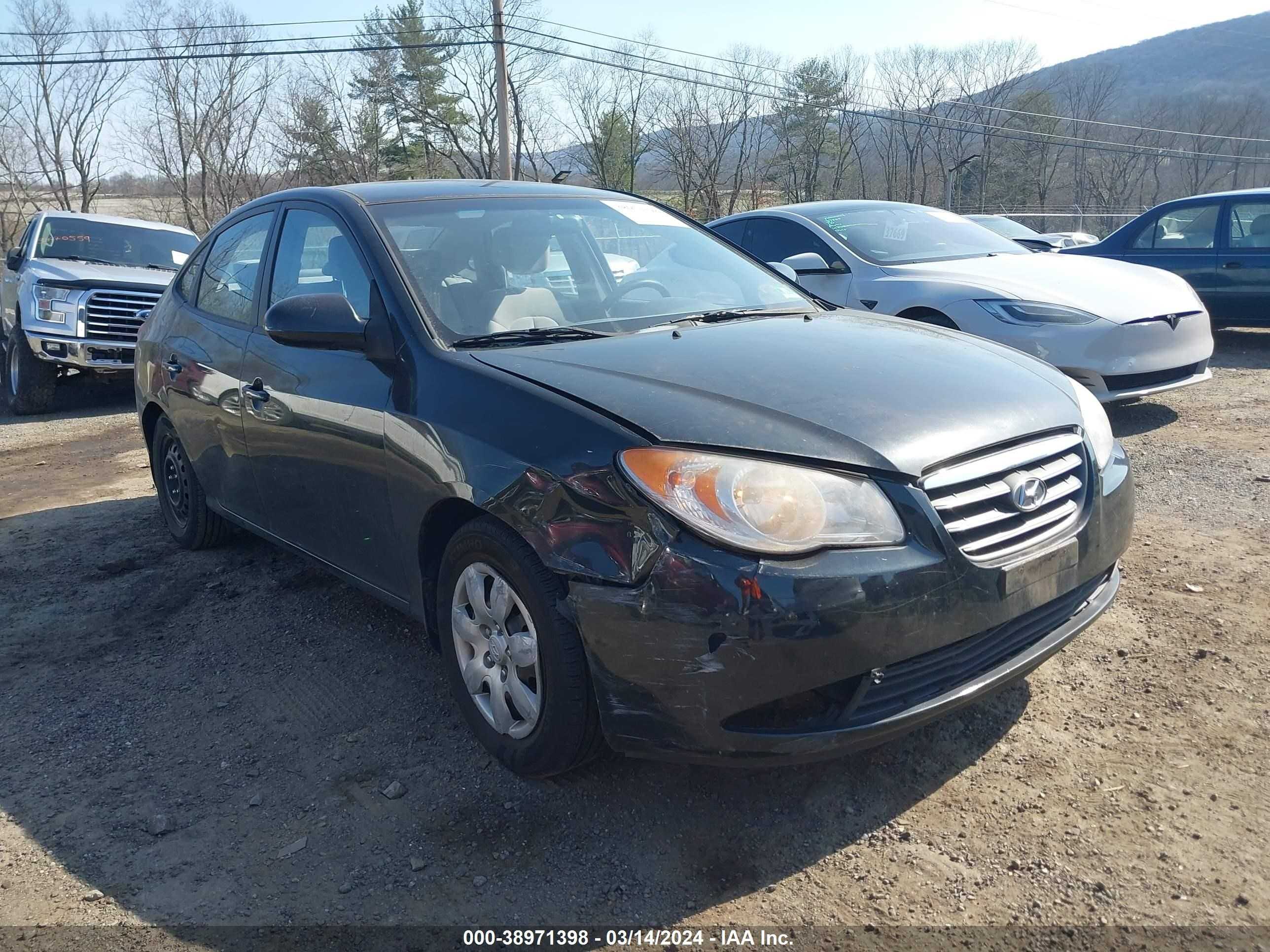 Photo 16 VIN: KMHDU46DX8U302600 - HYUNDAI ELANTRA 