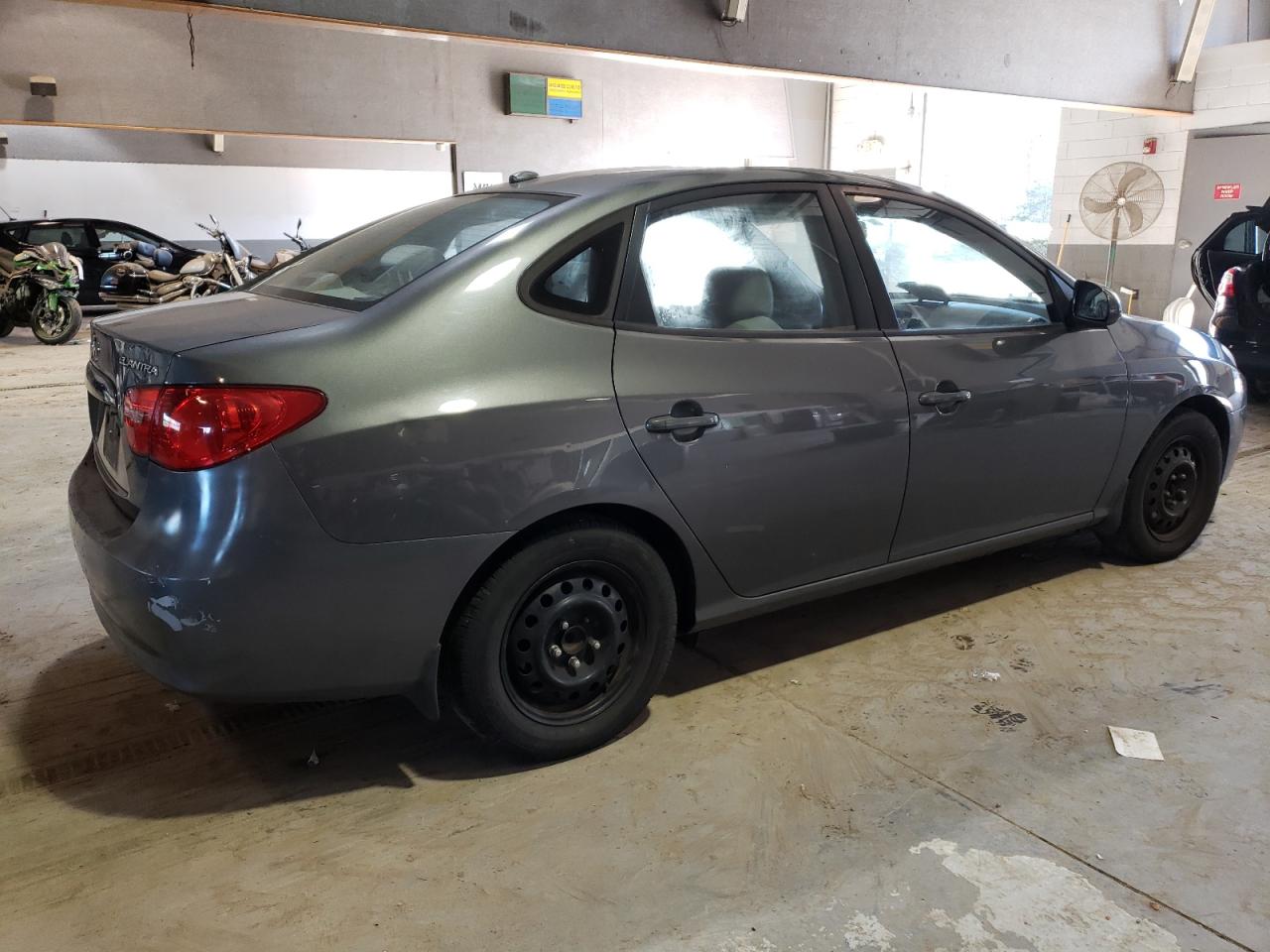 Photo 2 VIN: KMHDU46DX8U307201 - HYUNDAI ELANTRA 