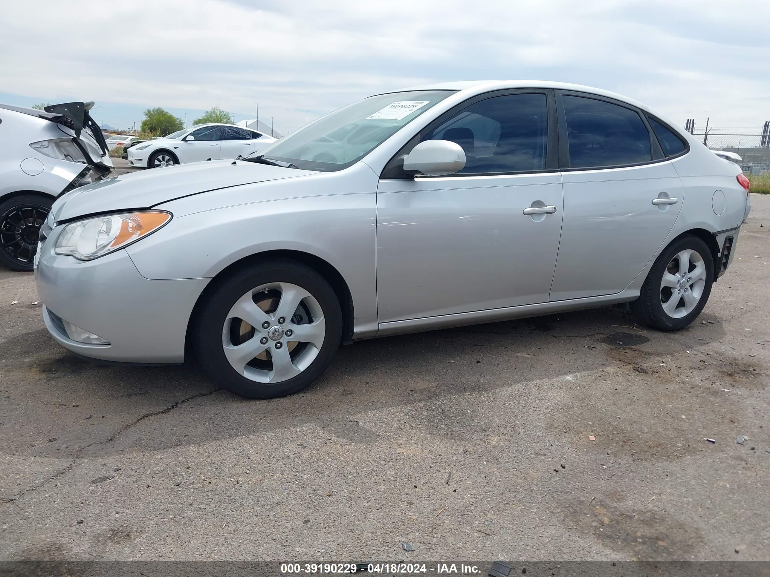 Photo 14 VIN: KMHDU46DX8U355152 - HYUNDAI ELANTRA 