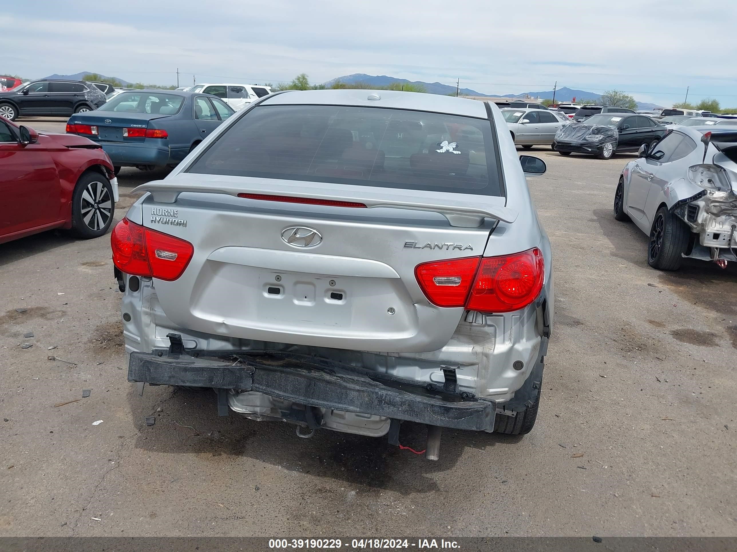 Photo 16 VIN: KMHDU46DX8U355152 - HYUNDAI ELANTRA 