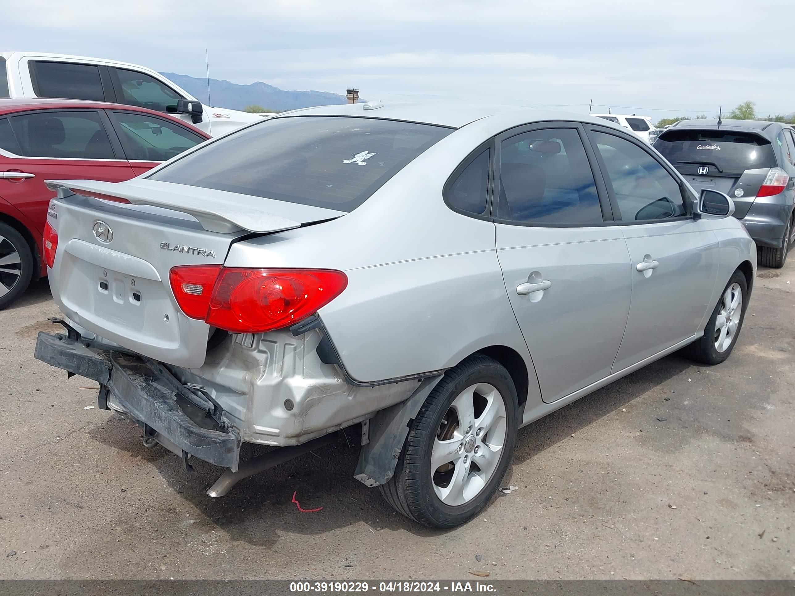 Photo 3 VIN: KMHDU46DX8U355152 - HYUNDAI ELANTRA 