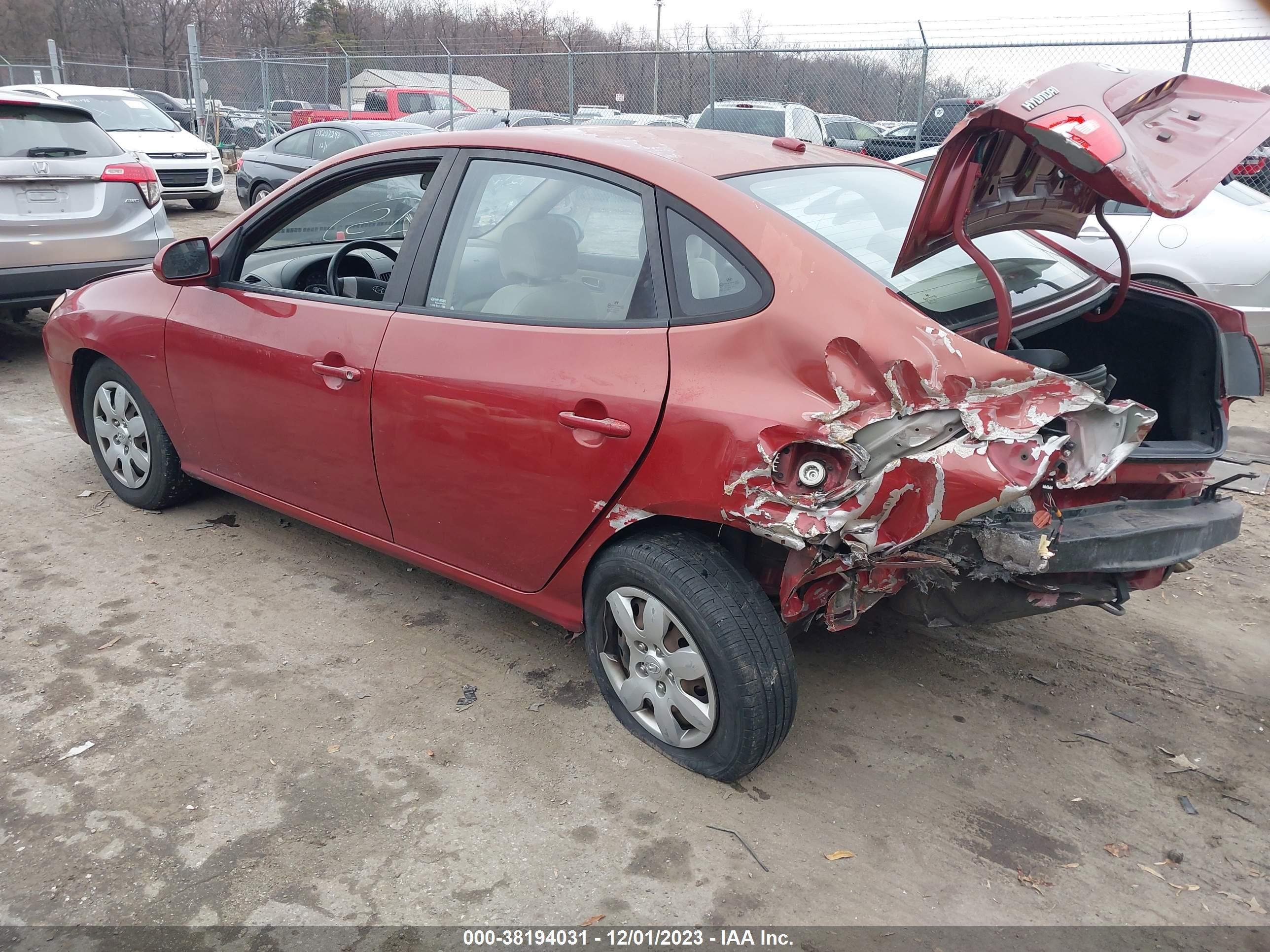 Photo 2 VIN: KMHDU46DX8U480281 - HYUNDAI ELANTRA 