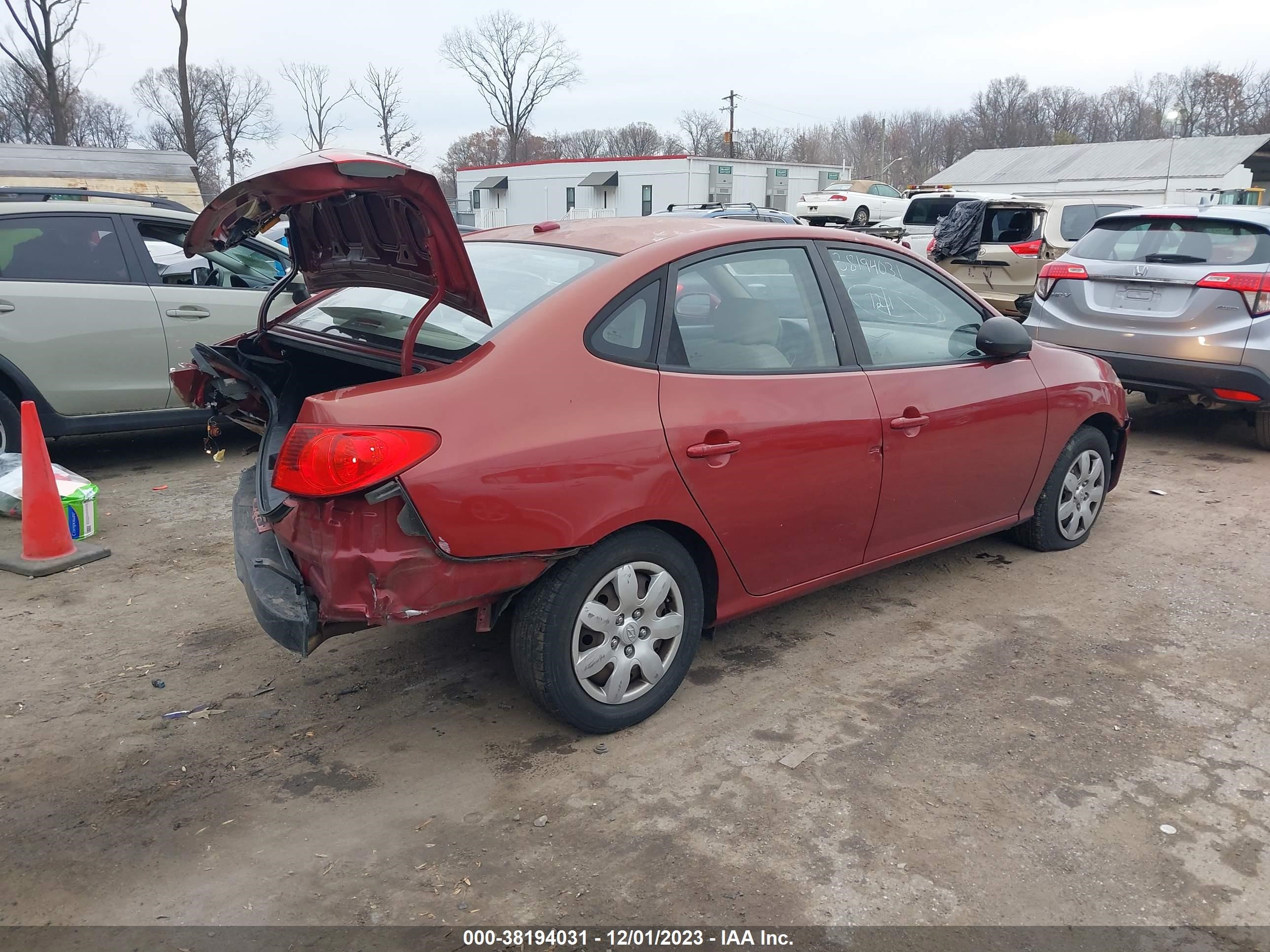 Photo 3 VIN: KMHDU46DX8U480281 - HYUNDAI ELANTRA 