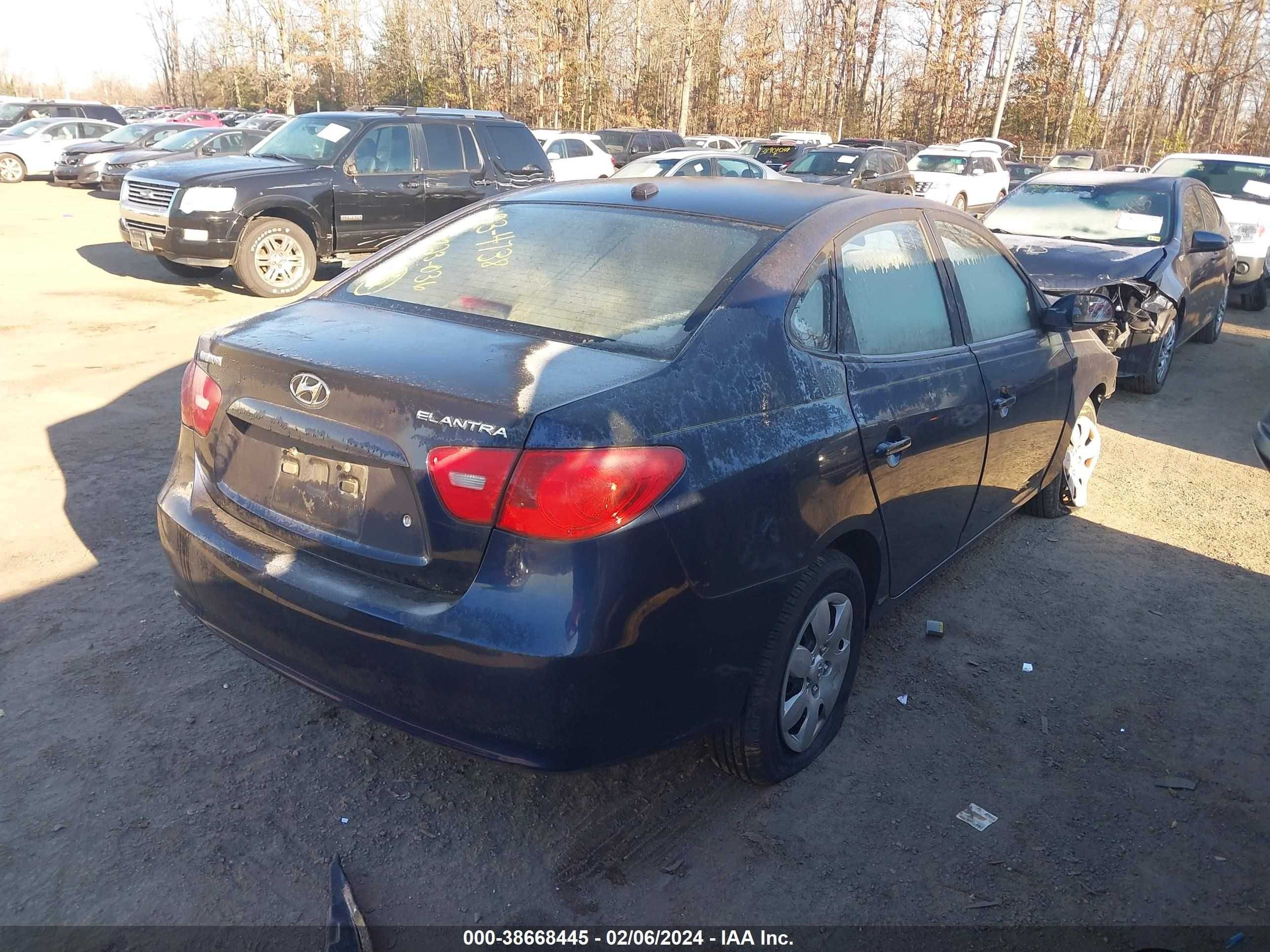 Photo 3 VIN: KMHDU46DX8U539944 - HYUNDAI ELANTRA 