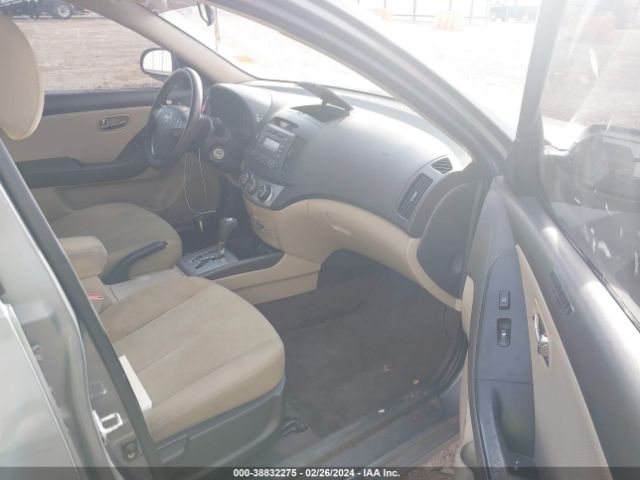 Photo 4 VIN: KMHDU4AD0AU021886 - HYUNDAI ELANTRA 