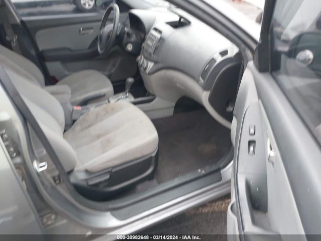 Photo 4 VIN: KMHDU4AD0AU142921 - HYUNDAI ELANTRA 