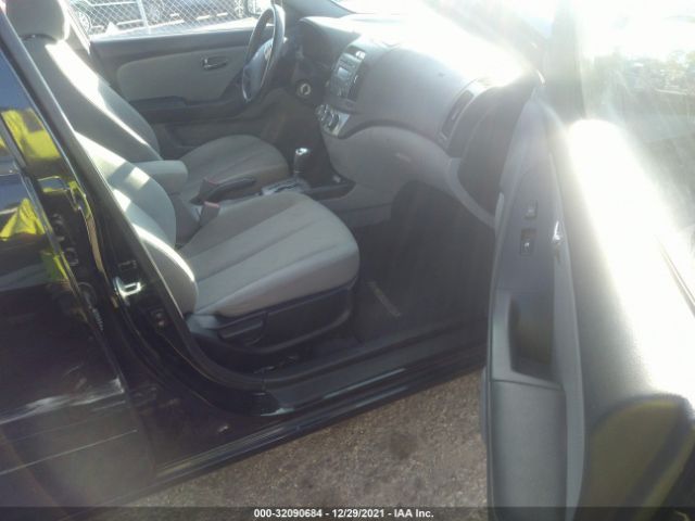 Photo 4 VIN: KMHDU4AD0AU868584 - HYUNDAI ELANTRA 