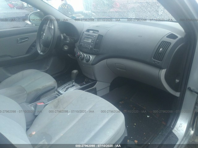 Photo 4 VIN: KMHDU4AD1AU083698 - HYUNDAI ELANTRA 