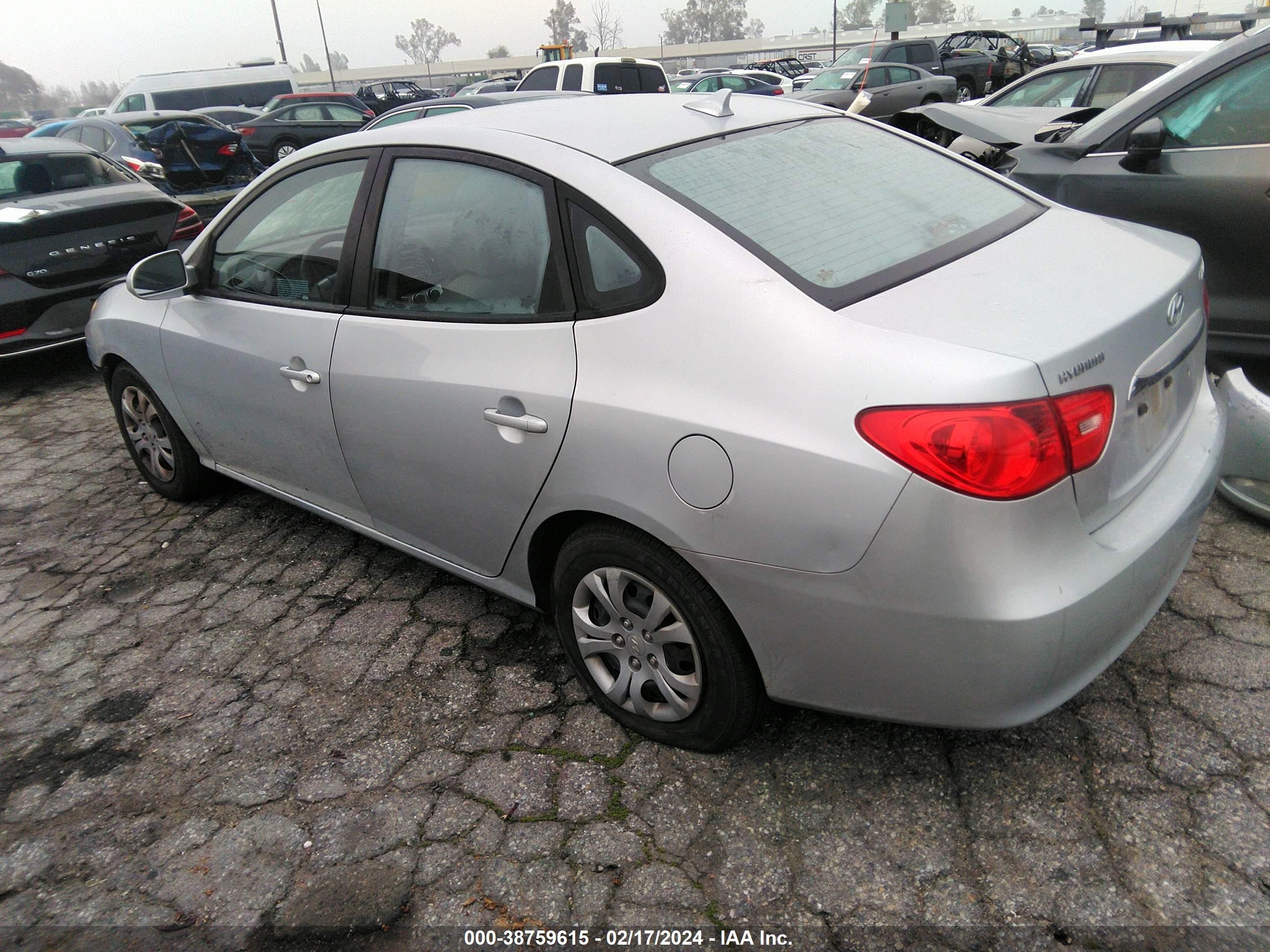 Photo 2 VIN: KMHDU4AD1AU118336 - HYUNDAI ELANTRA 