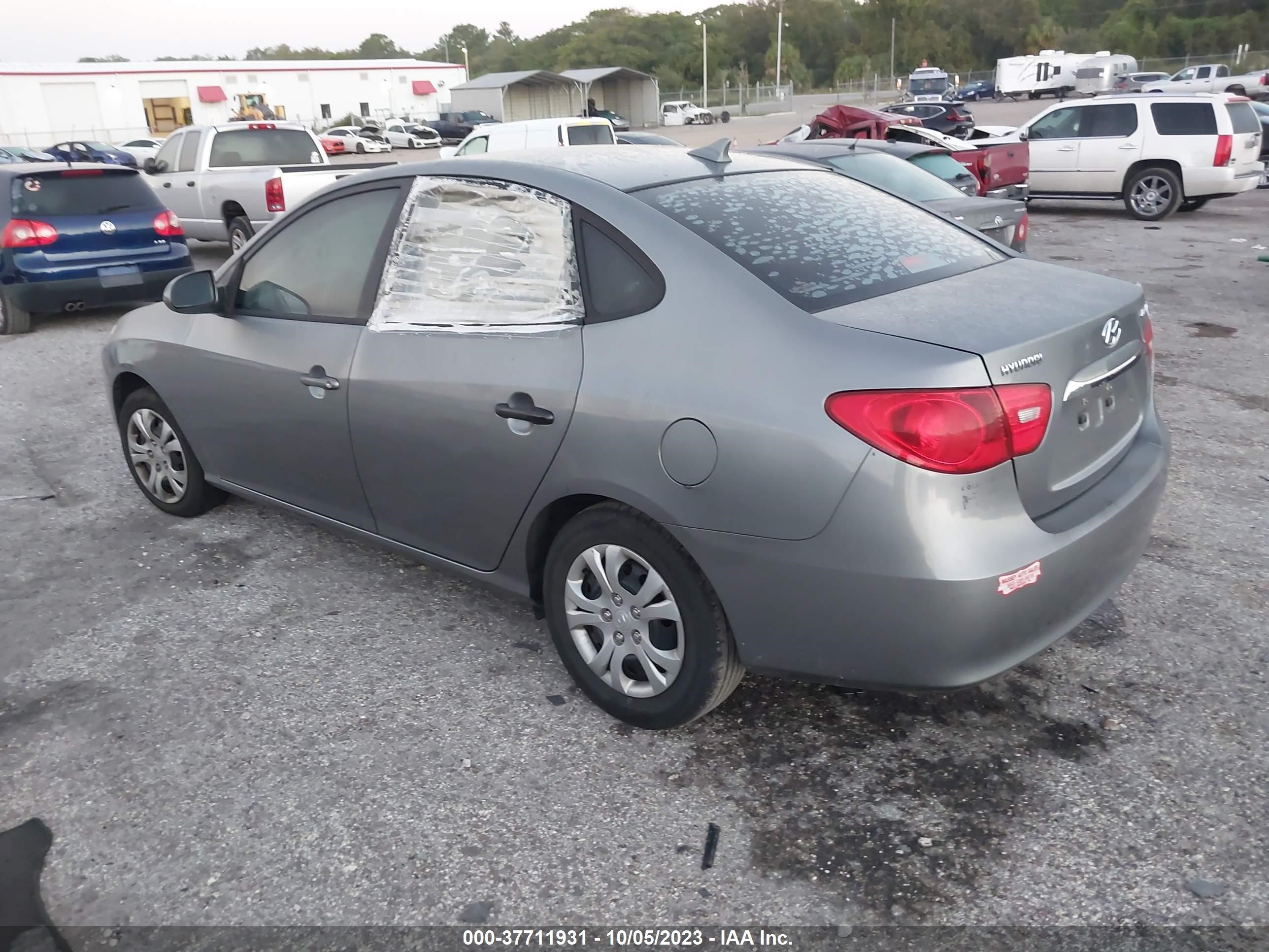 Photo 2 VIN: KMHDU4AD1AU129272 - HYUNDAI ELANTRA 