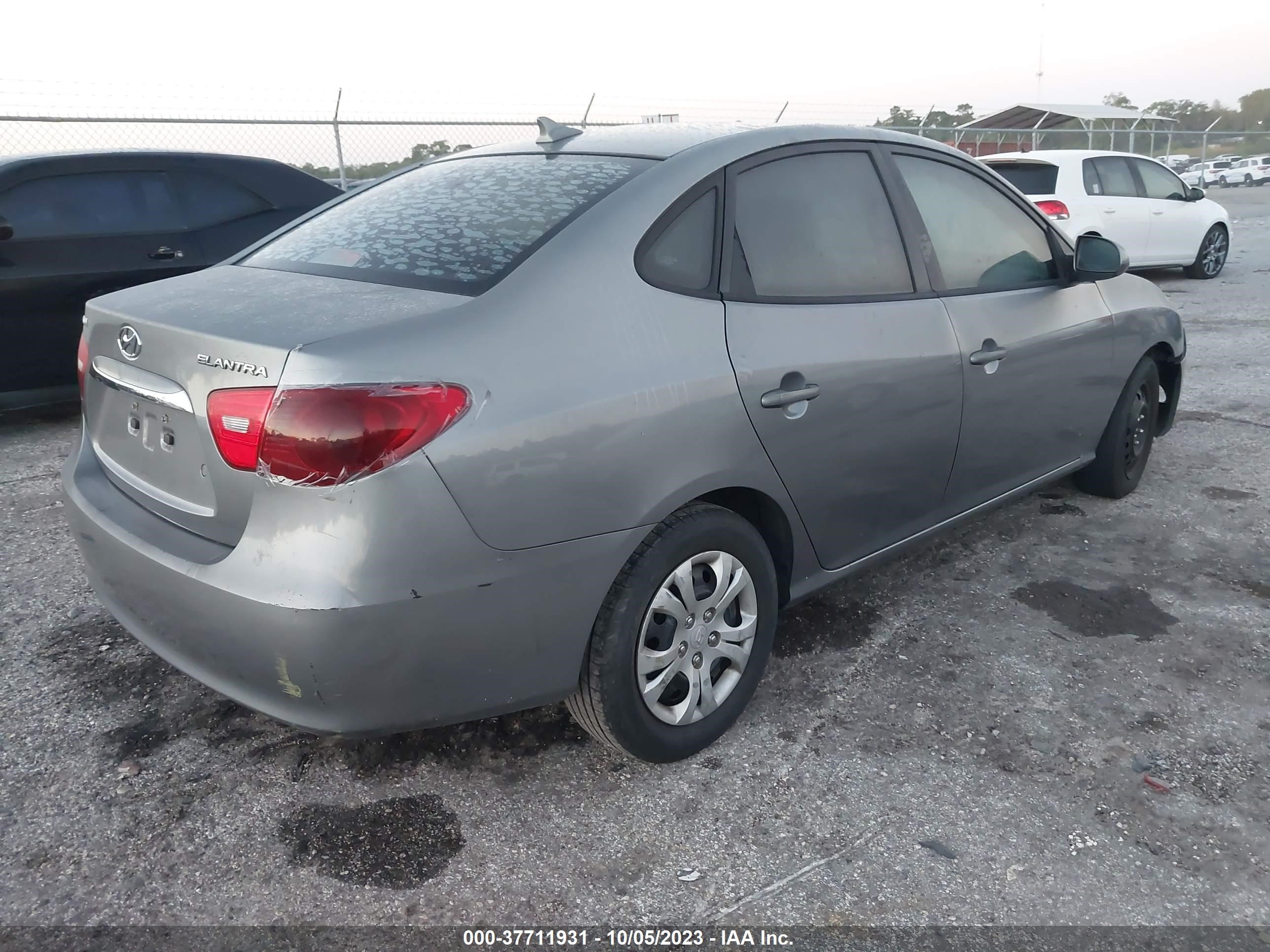 Photo 3 VIN: KMHDU4AD1AU129272 - HYUNDAI ELANTRA 