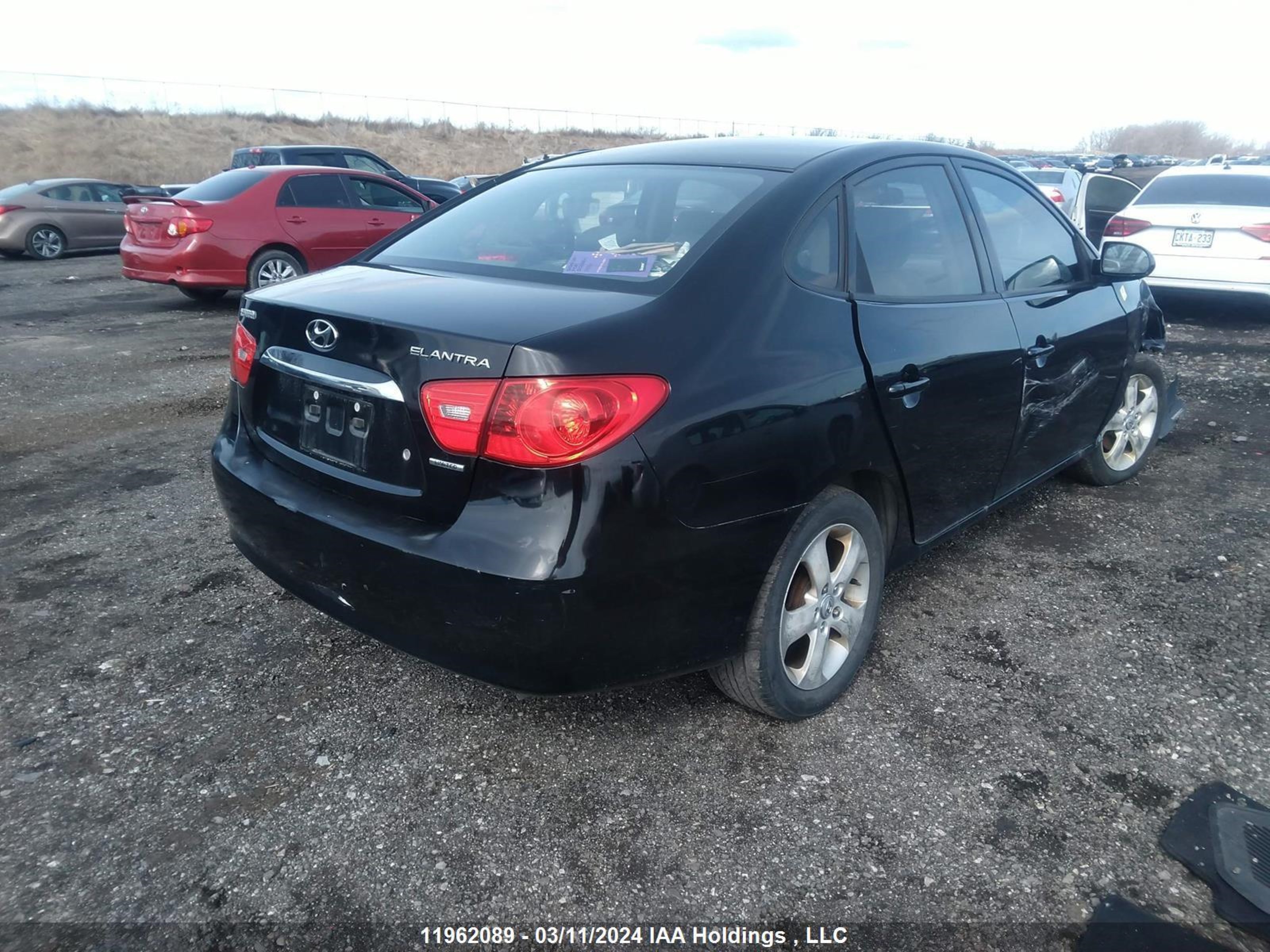 Photo 3 VIN: KMHDU4AD2AU028208 - HYUNDAI ELANTRA 