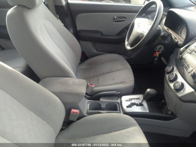 Photo 4 VIN: KMHDU4AD2AU136974 - HYUNDAI ELANTRA 