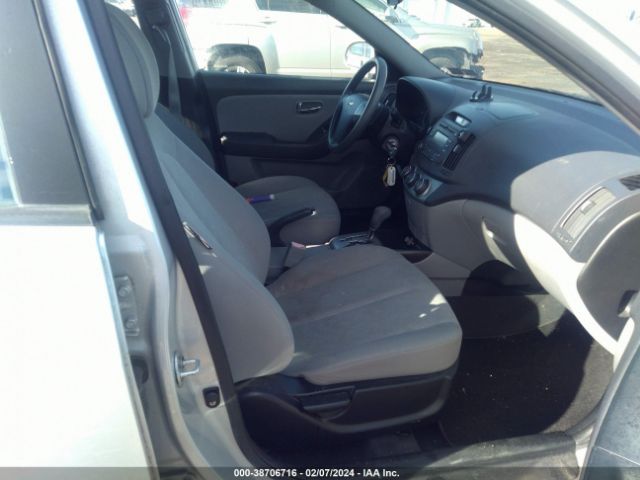 Photo 4 VIN: KMHDU4AD2AU865833 - HYUNDAI ELANTRA 